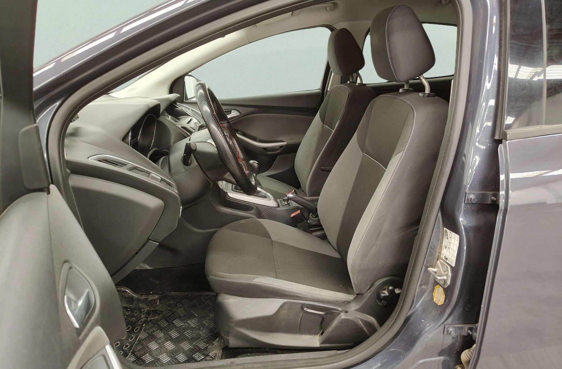 Ford Focus 1.0 EcoBoost Trend - foto 9