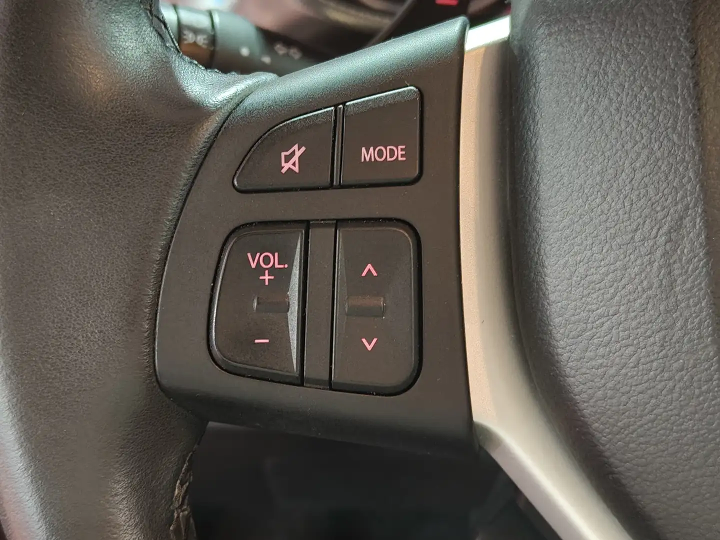 Foto Suzuki Vitara Suzuki Vitara 1.4 Turbo GLX SR 6AT  (140 CV)