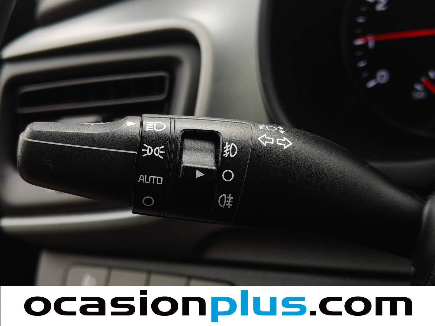 Acabados KIA Stonic KIA Stonic 1.0 T-GDi MHEV iMT Concept (100 CV)