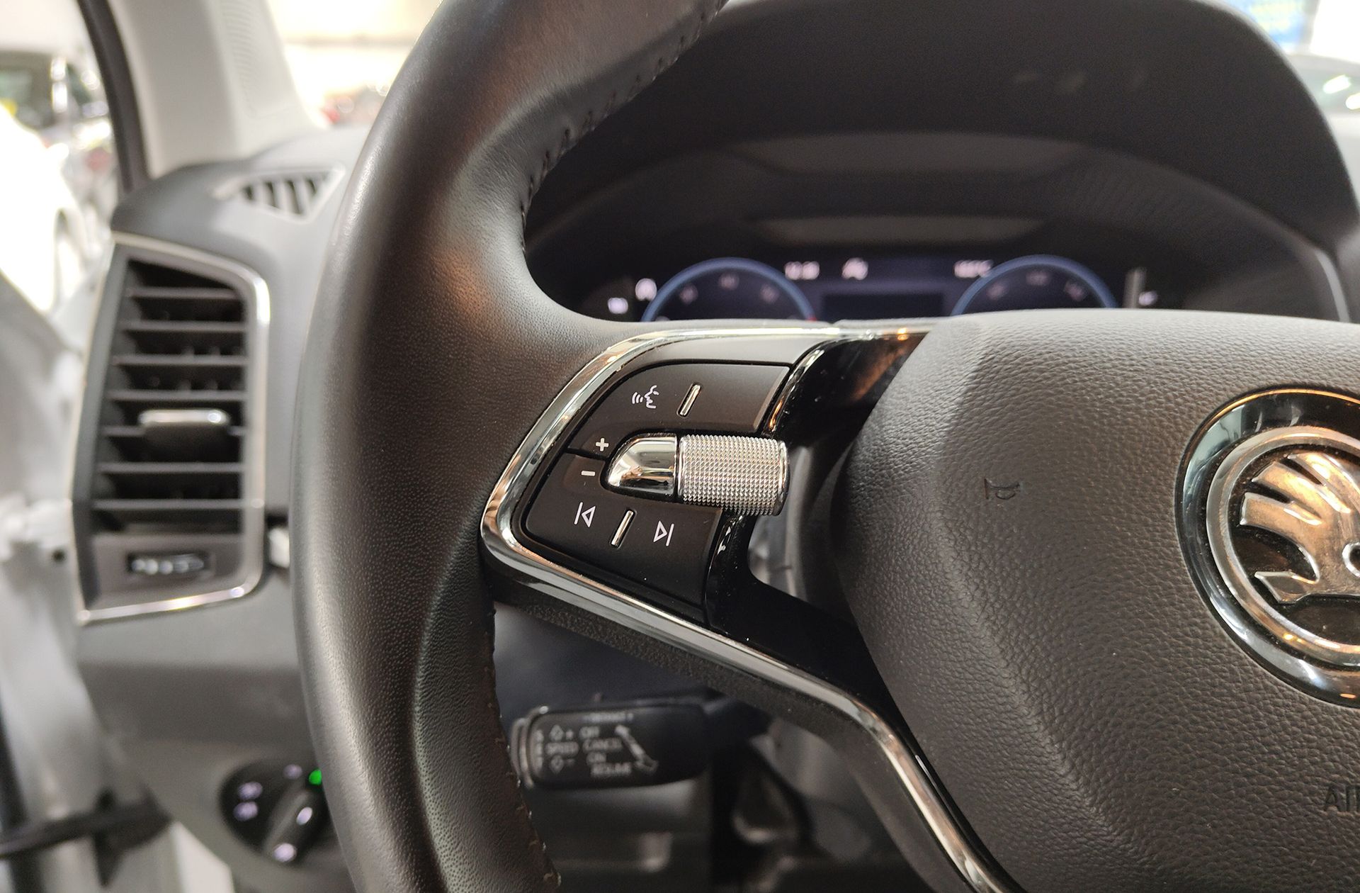 Škoda Karoq 1.5 TSI ACT Ambition DSG - foto 26