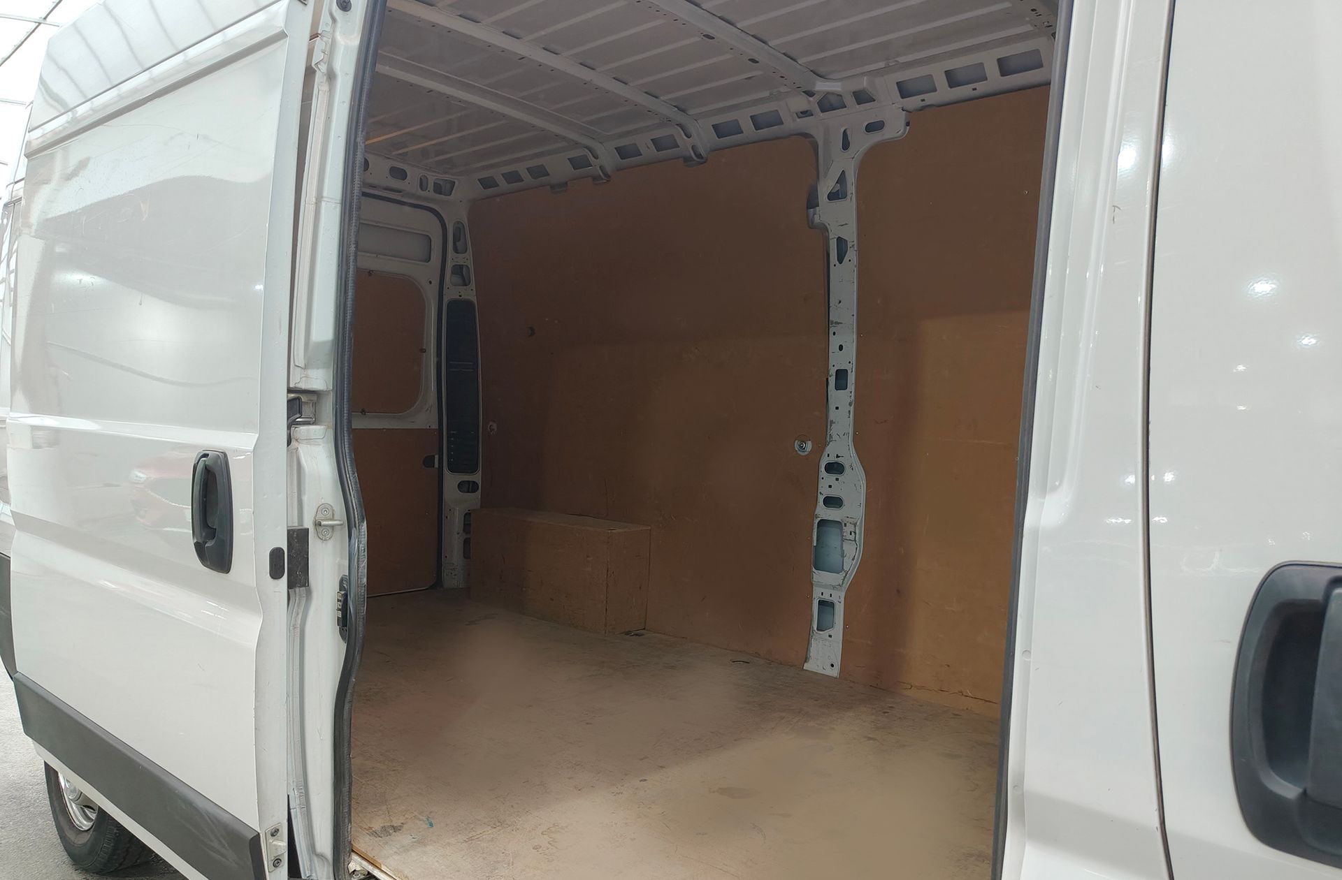 Peugeot Boxer BlueHDi 140 335 L3H2 - foto 13