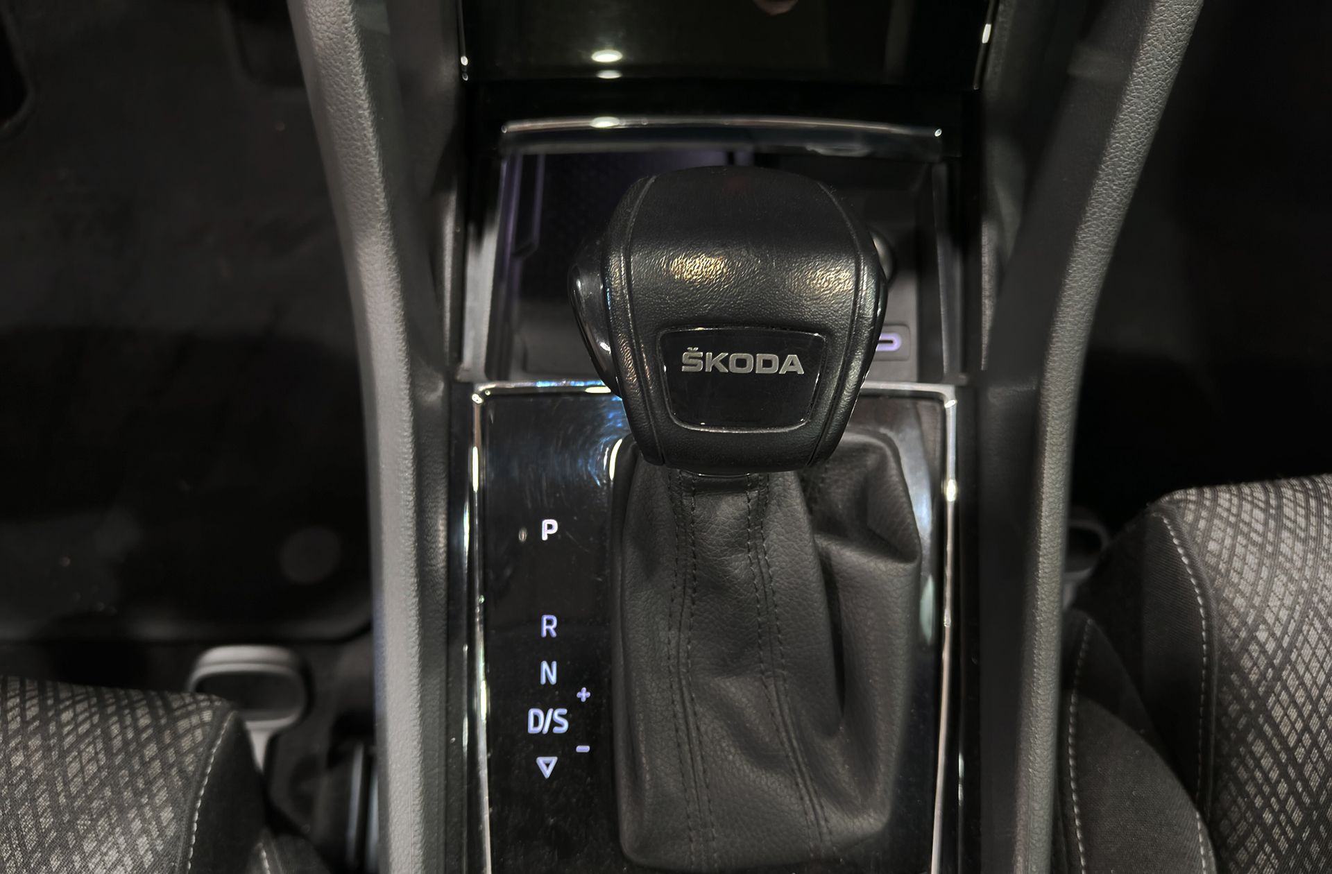 Škoda Karoq 1.5 TSI ACT Style DSG - foto 5