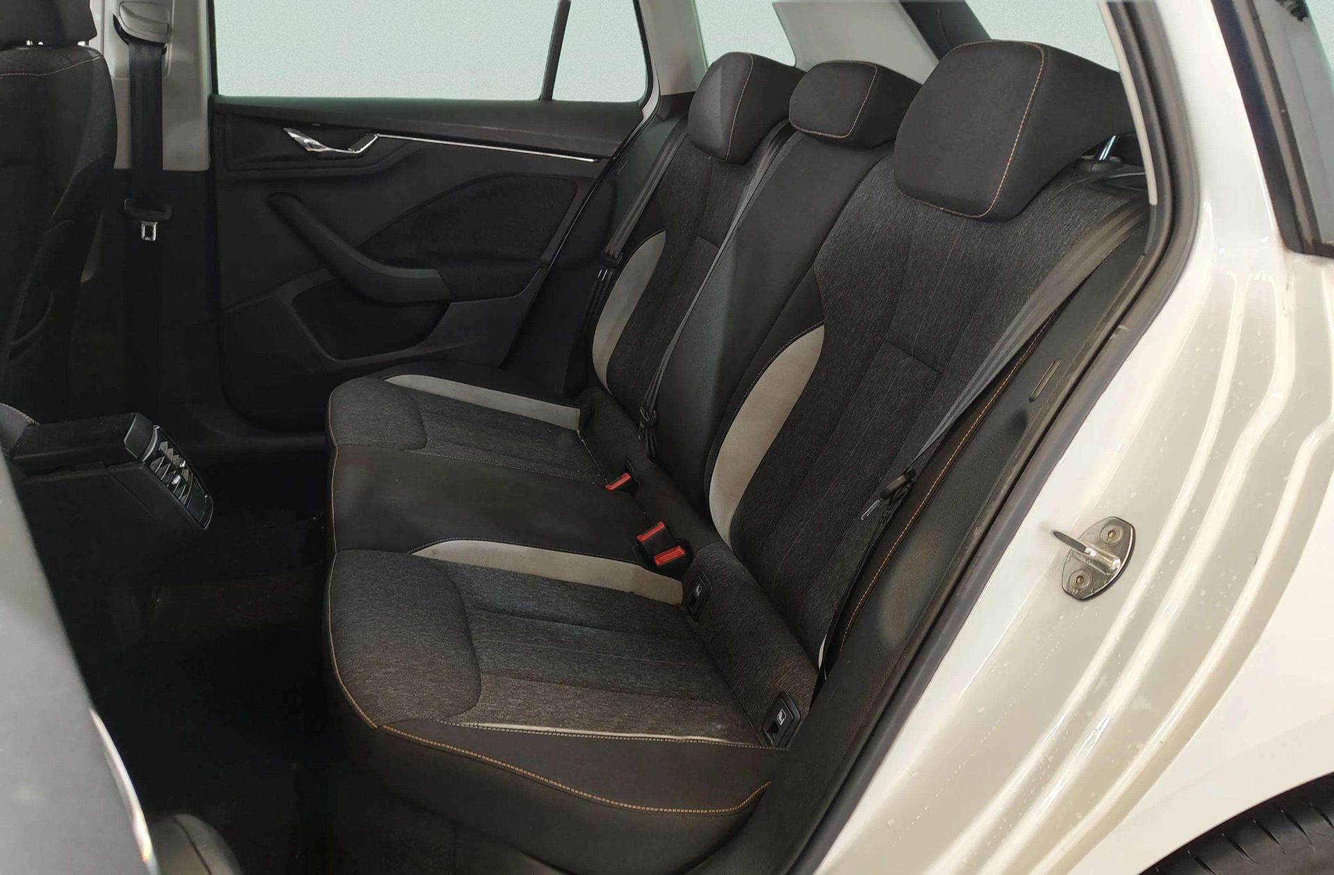 Škoda Kamiq 1.0 TSI Style DSG - foto 11