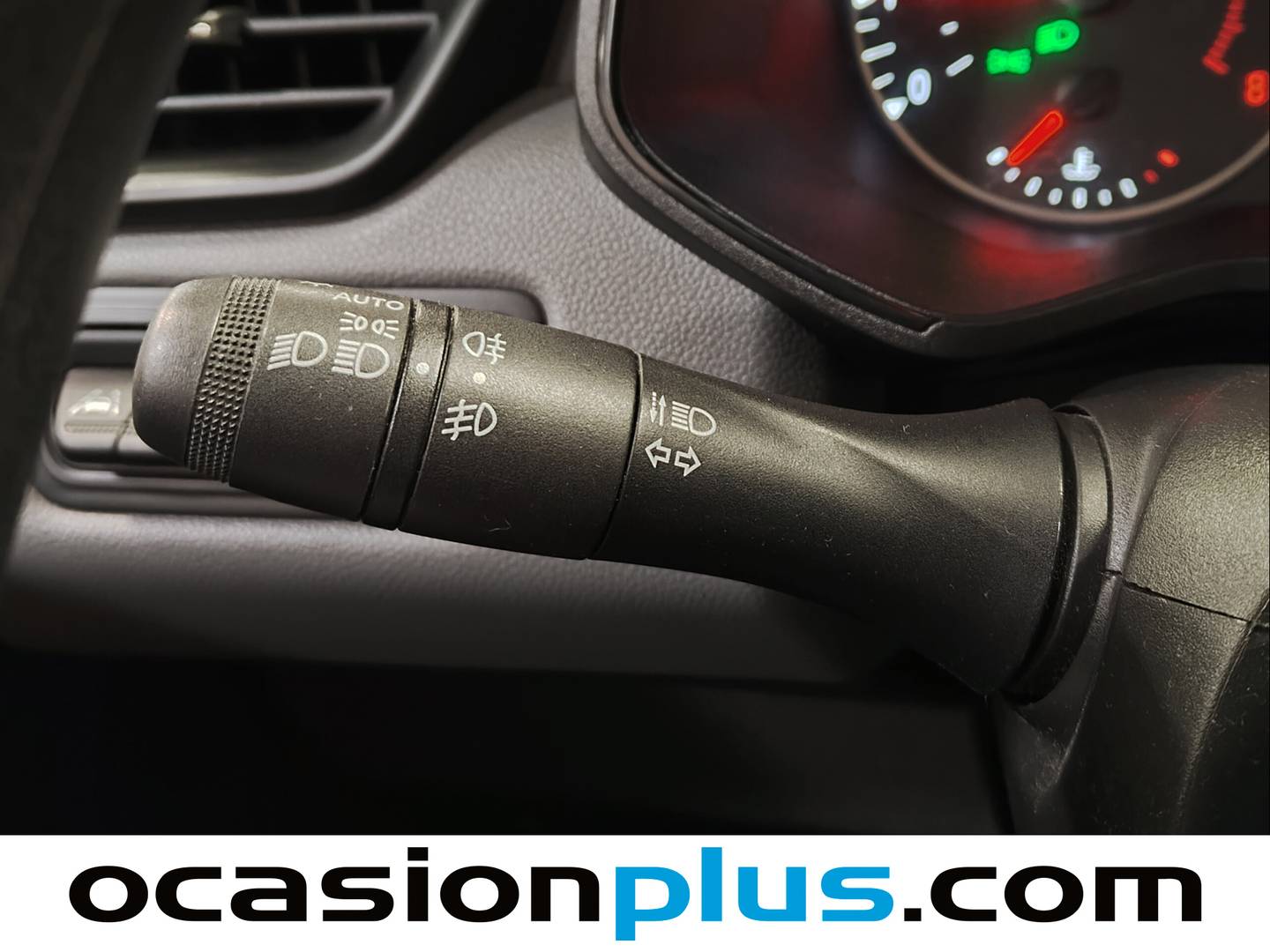Equipamiento del Renault Clio Renault Clio Business TCe (90 CV)