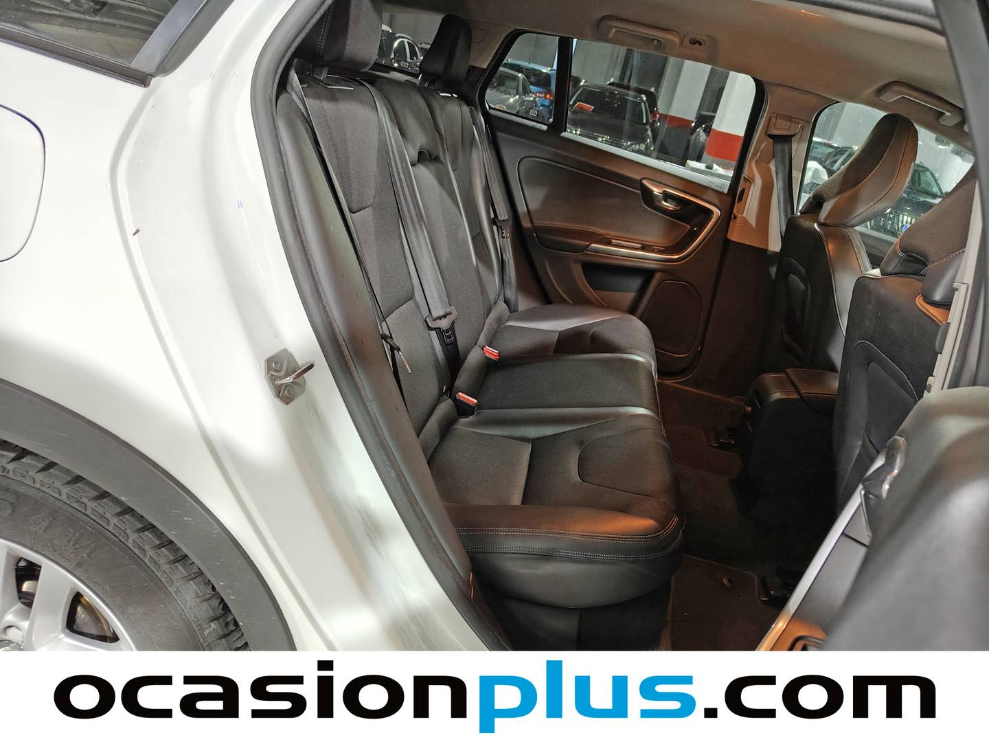 Foto Volvo V60 Cross Country Volvo V60 Cross Country Cross Country D3 Kinetic (150 CV)