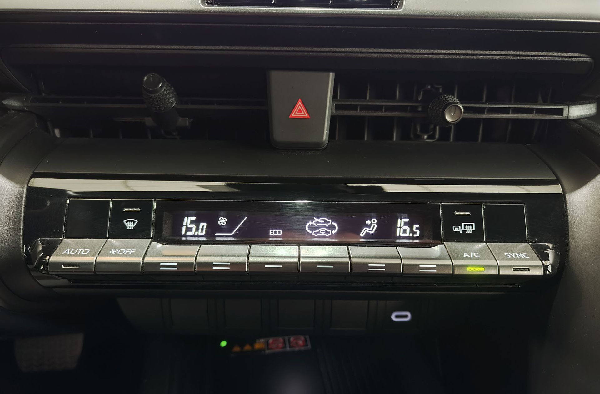 Toyota C-HR 140H Advance - foto 33
