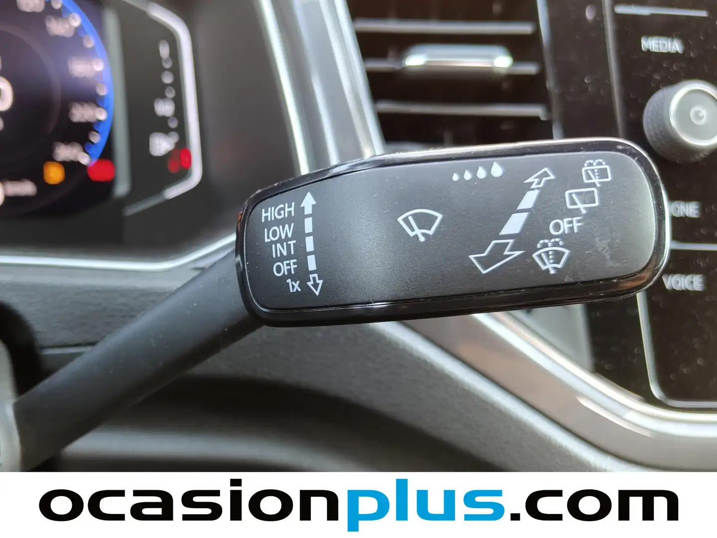 Foto Volkswagen T-Roc Volkswagen T-Roc Sport 2.0 TDI (150 CV)