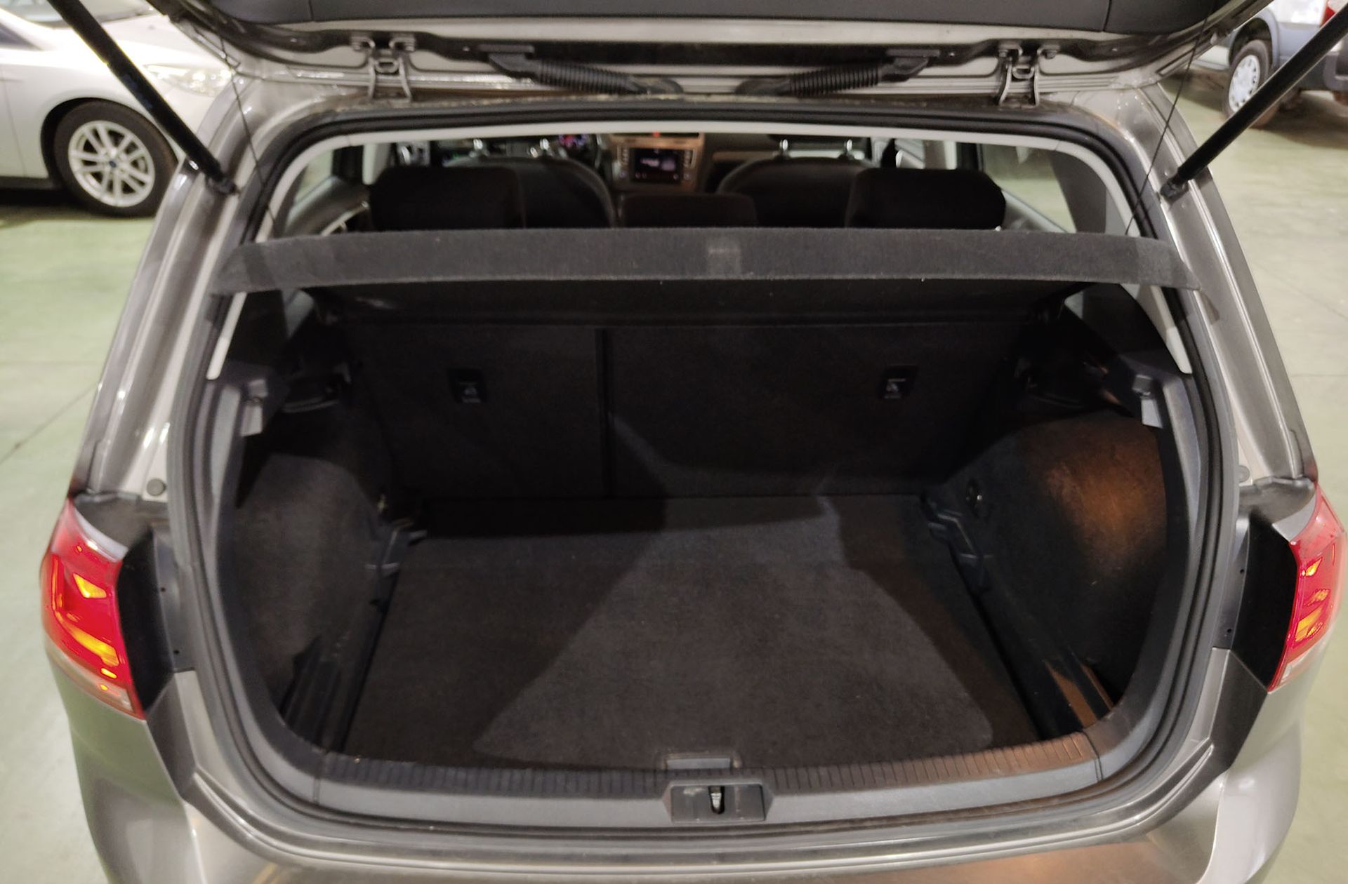 Volkswagen Golf Business 1.6 TDI BMT - foto 12