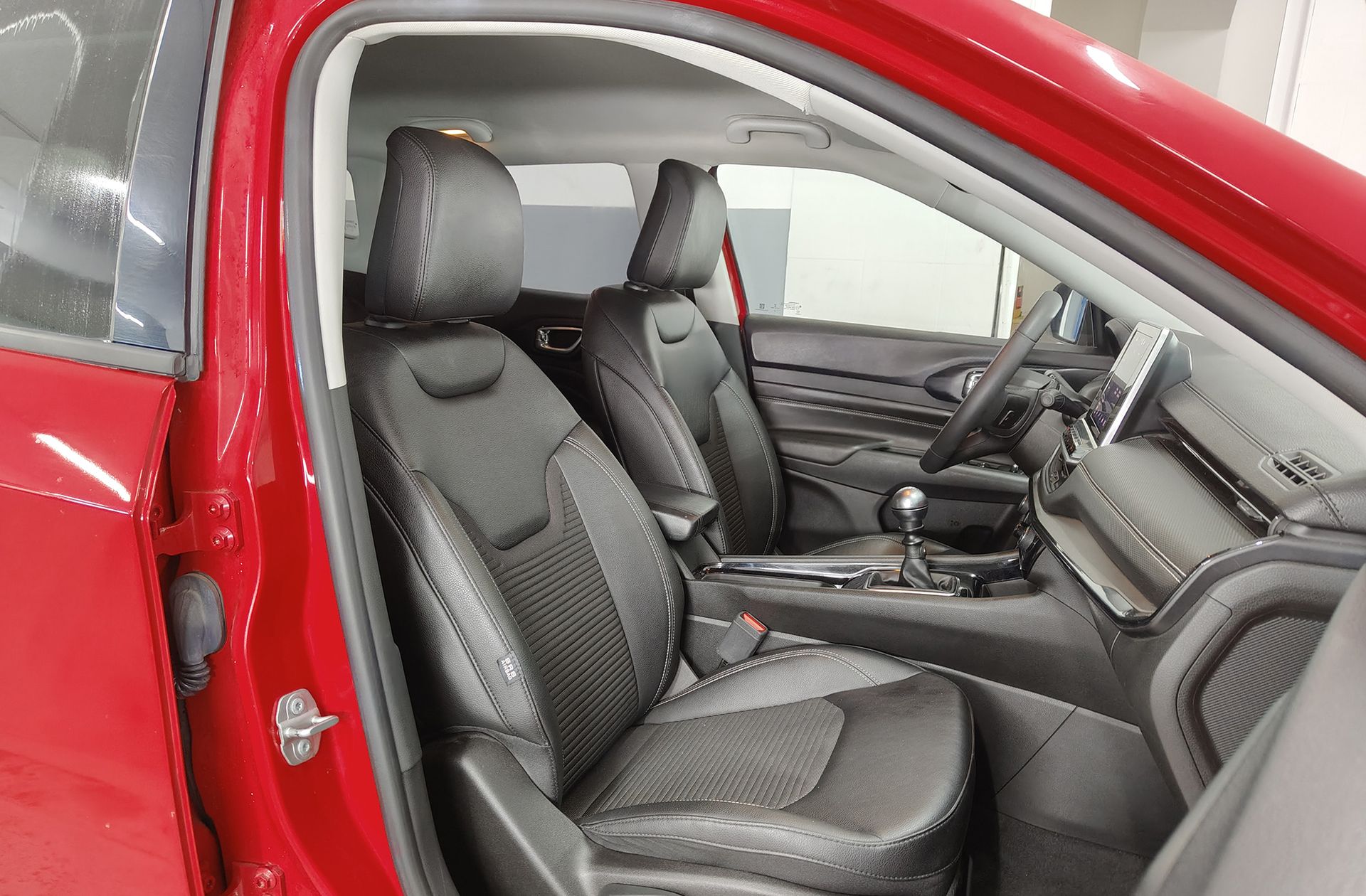 Jeep Compass 1.3 Gse Night Eagle FWD - foto 21
