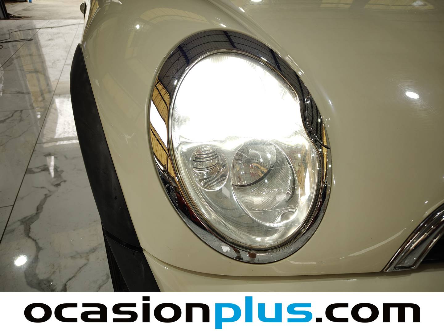 Equipamiento del Mini MINI Mini MINI One D (75 CV)
