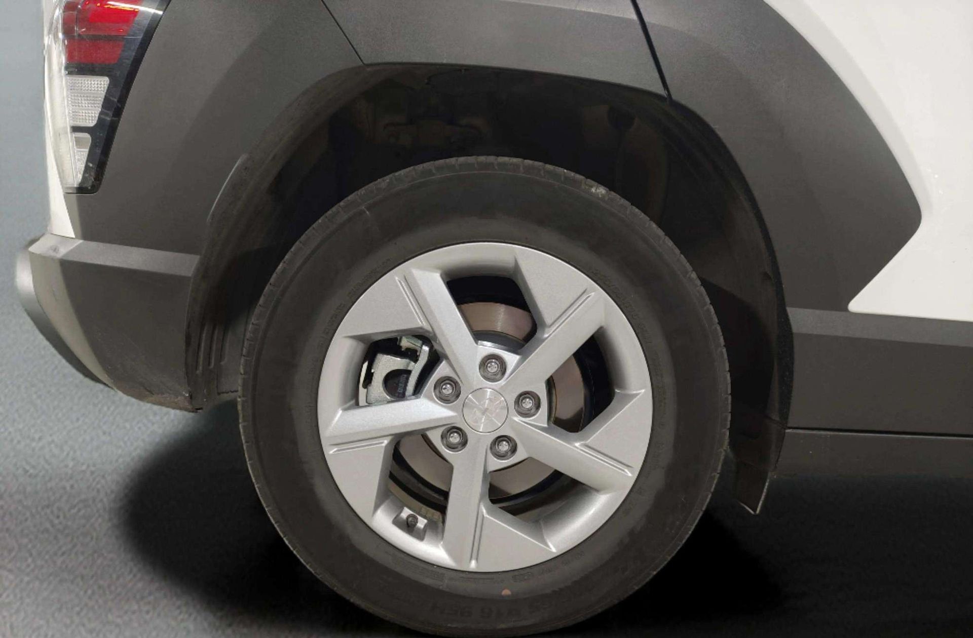 Hyundai Kona 1.6 GDI HEV Maxx DCT - foto 38