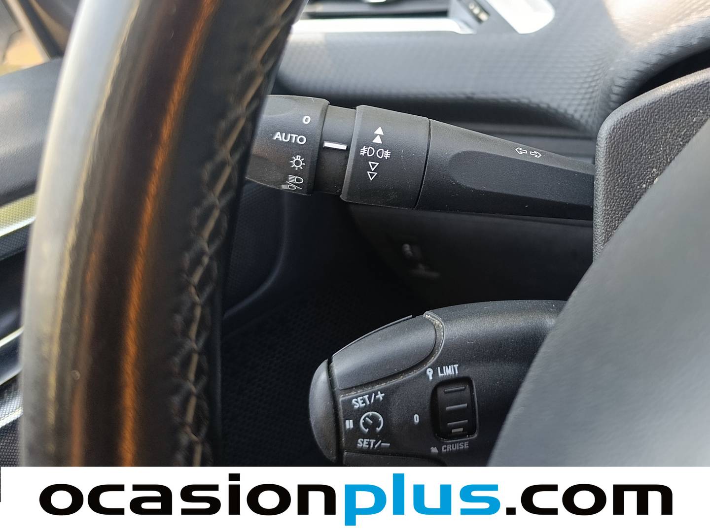 Acabados Peugeot 2008 Peugeot 2008 BlueHDi 100 S&S Allure (100 CV)