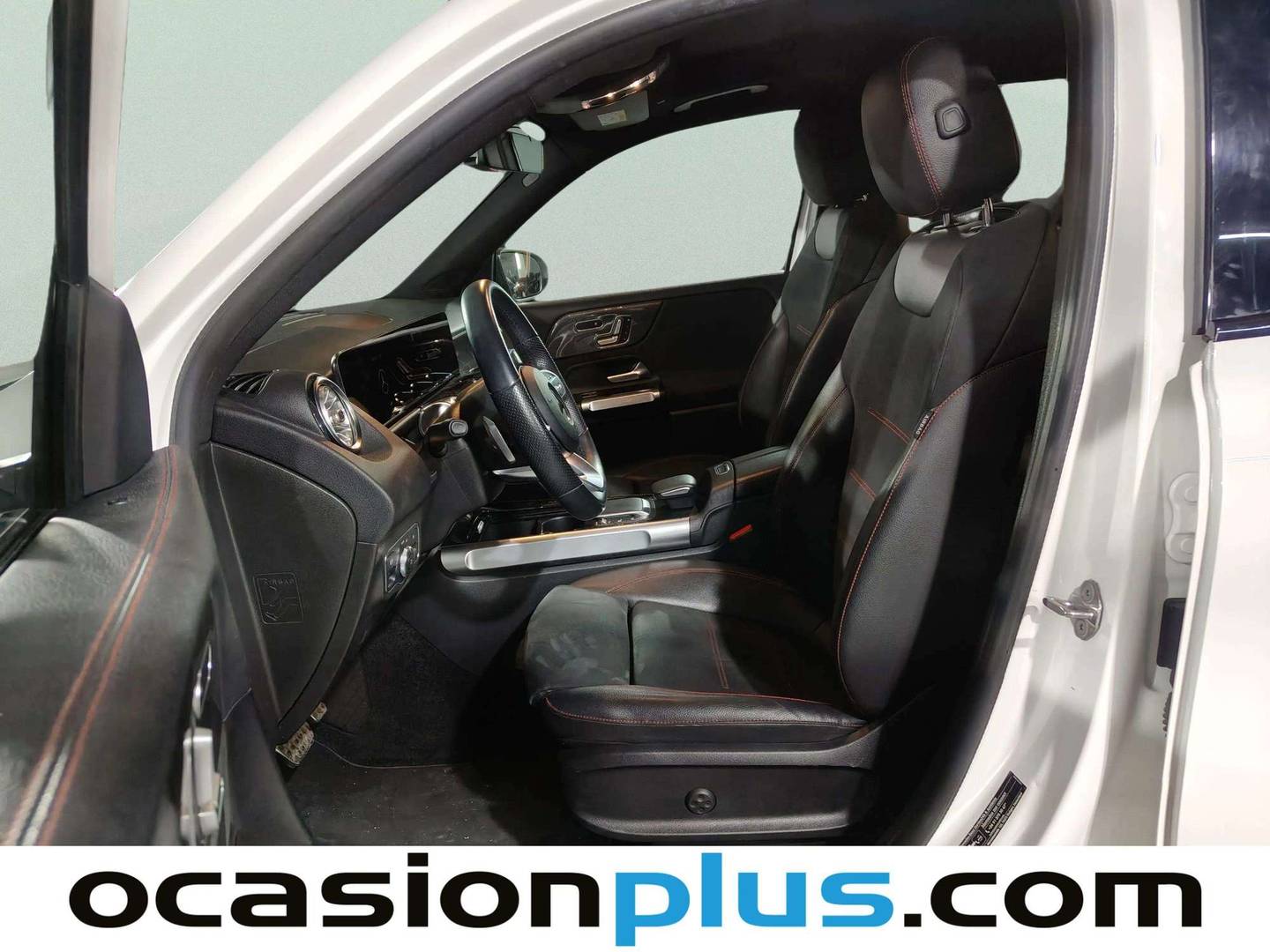 Foto asientos delanteros Mercedes GLB Mercedes GLB 200 d (150 CV) Pack AMG 7 Plazas