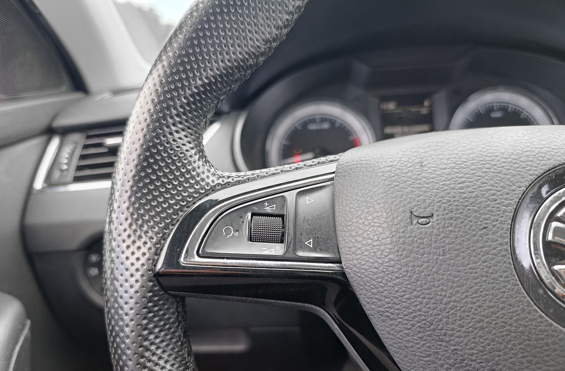 Škoda Octavia Combi 1.0 TSI Like DSG - foto 26