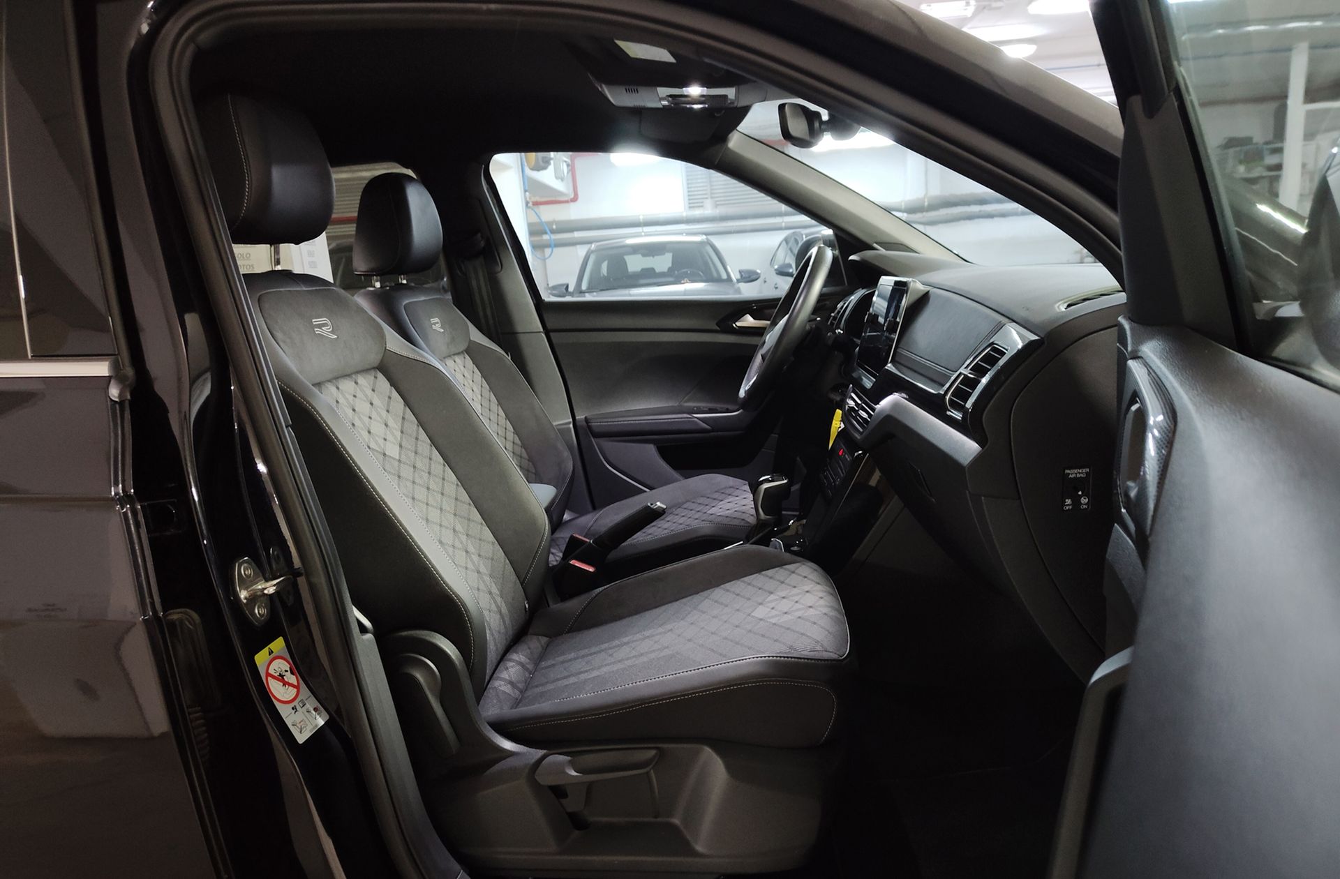 Volkswagen T-Cross R-Line 1.0 TSI DSG - foto 24