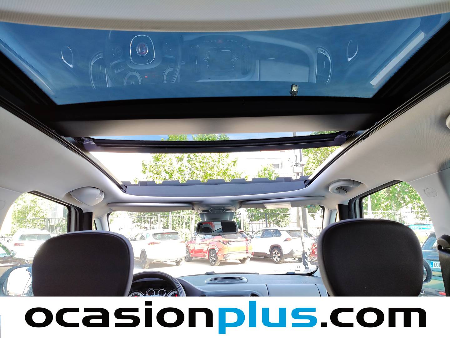 Extras y acabados del Fiat 500L Fiat 500L 1.6 16v Multijet S&S Lounge (120 CV)