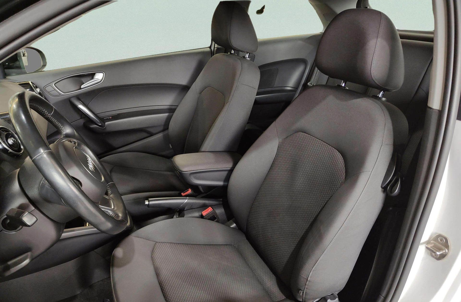 Audi A1 Adrenalin 1.6 TDI - foto 9