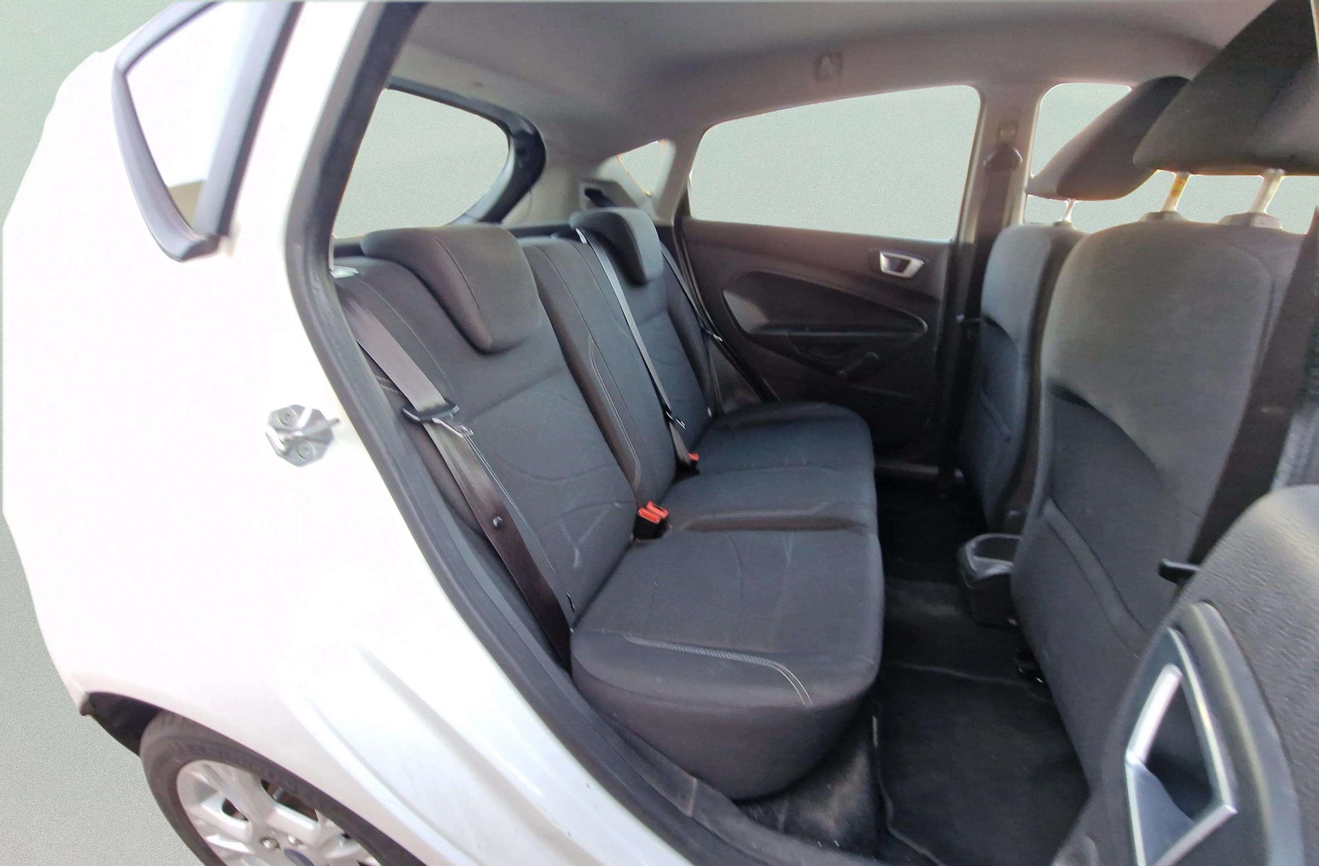 Ford Fiesta 1.6 TDCi Trend - foto 13