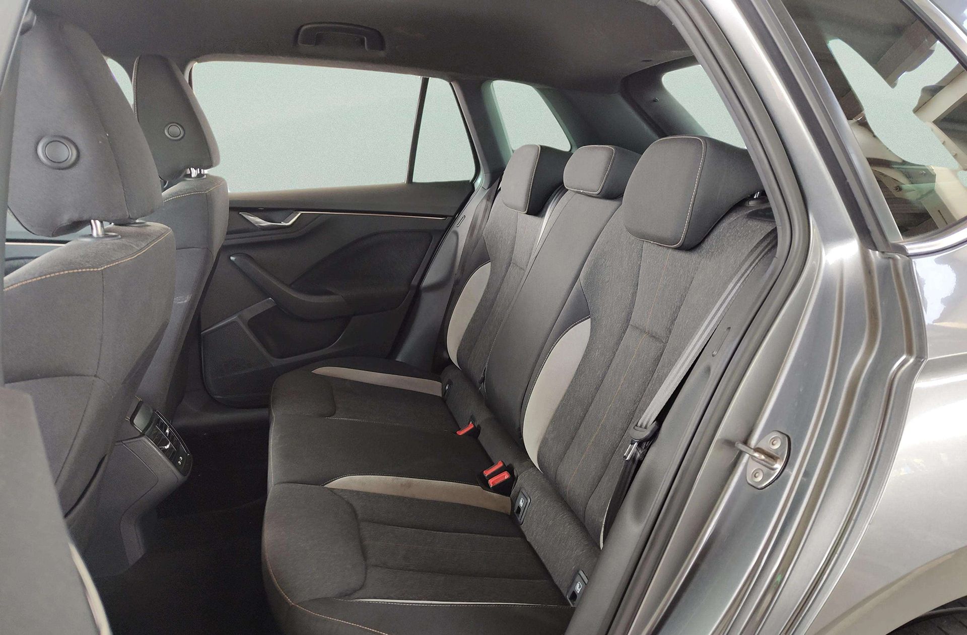 Škoda Kamiq 1.0 TSI Style DSG - foto 10