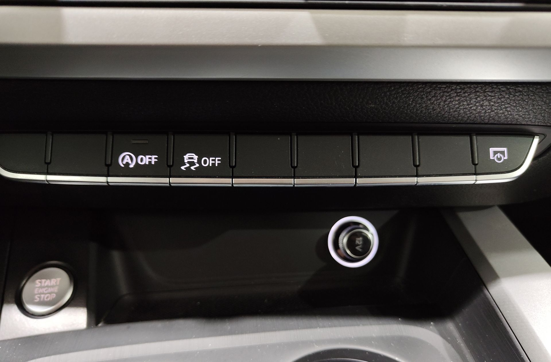 Audi A4 2.0 TDI - foto 32