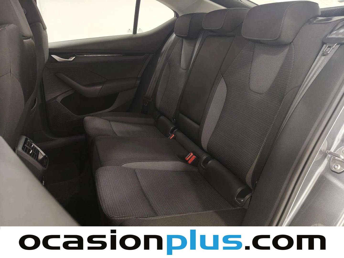 Foto asientos traseros Skoda Octavia Skoda Octavia 1.5 TSI m-HEV Selection DSG (150 CV)