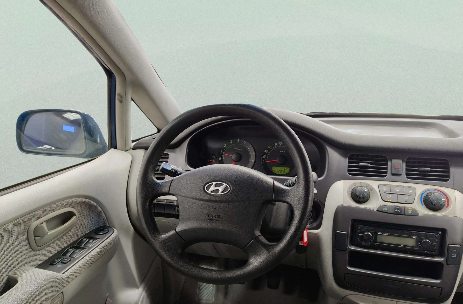 Hyundai Trajet 2.0 16v Cvvt GLS 7 plazas - foto 18