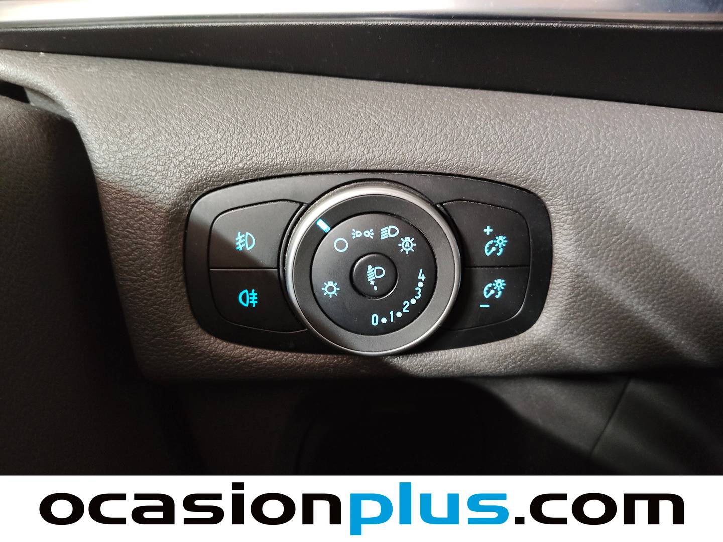 Ford Tourneo Custom Ford Tourneo Custom 2.0 Ecoblue Hybrid L1 Titanium (130 CV) 9 Plazas de ocasión
