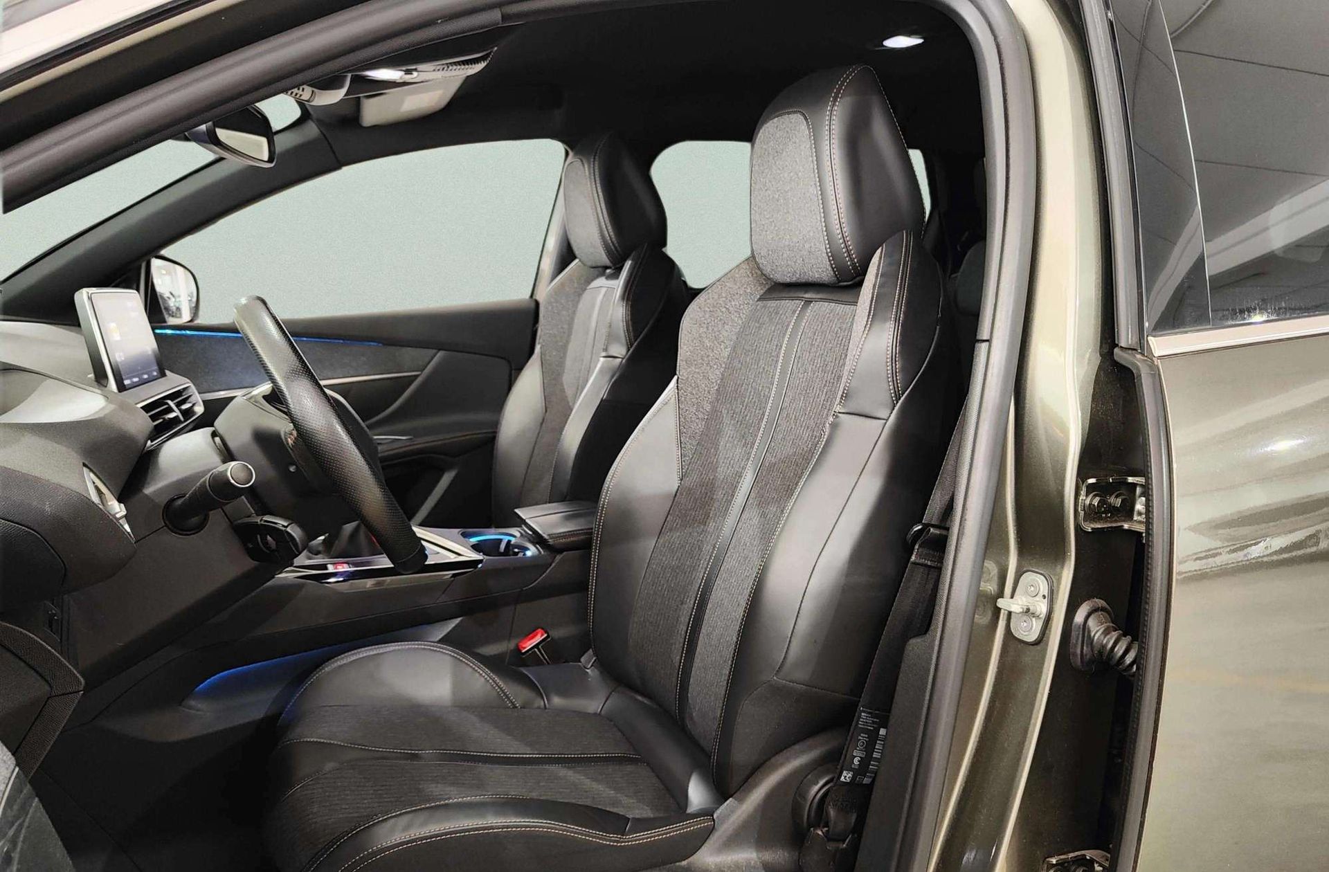Peugeot 5008 2.0L BlueHDi GT-Line 7 plazas - foto 16