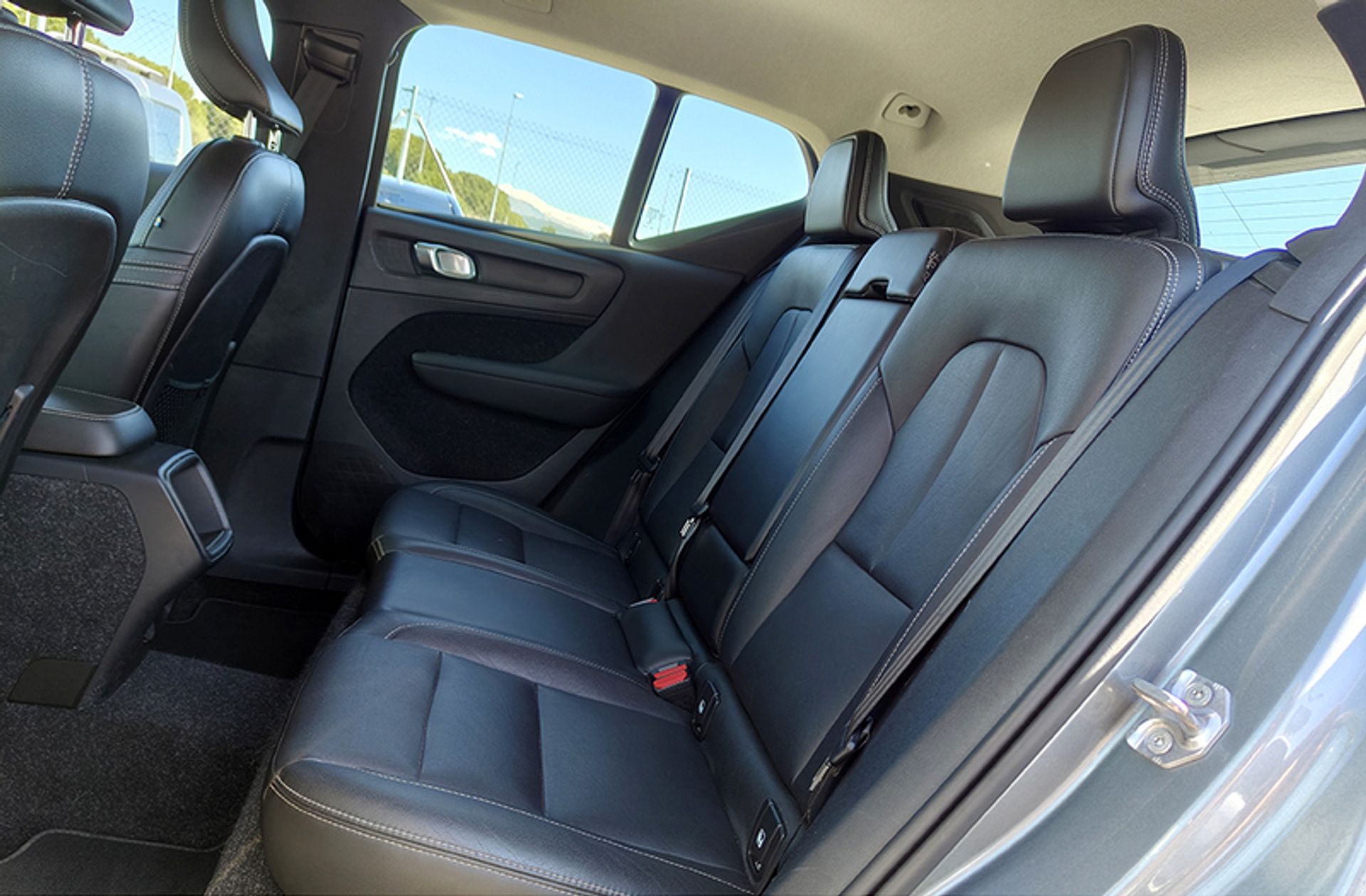 Volvo XC40 D4 Momentum AWD - foto 13