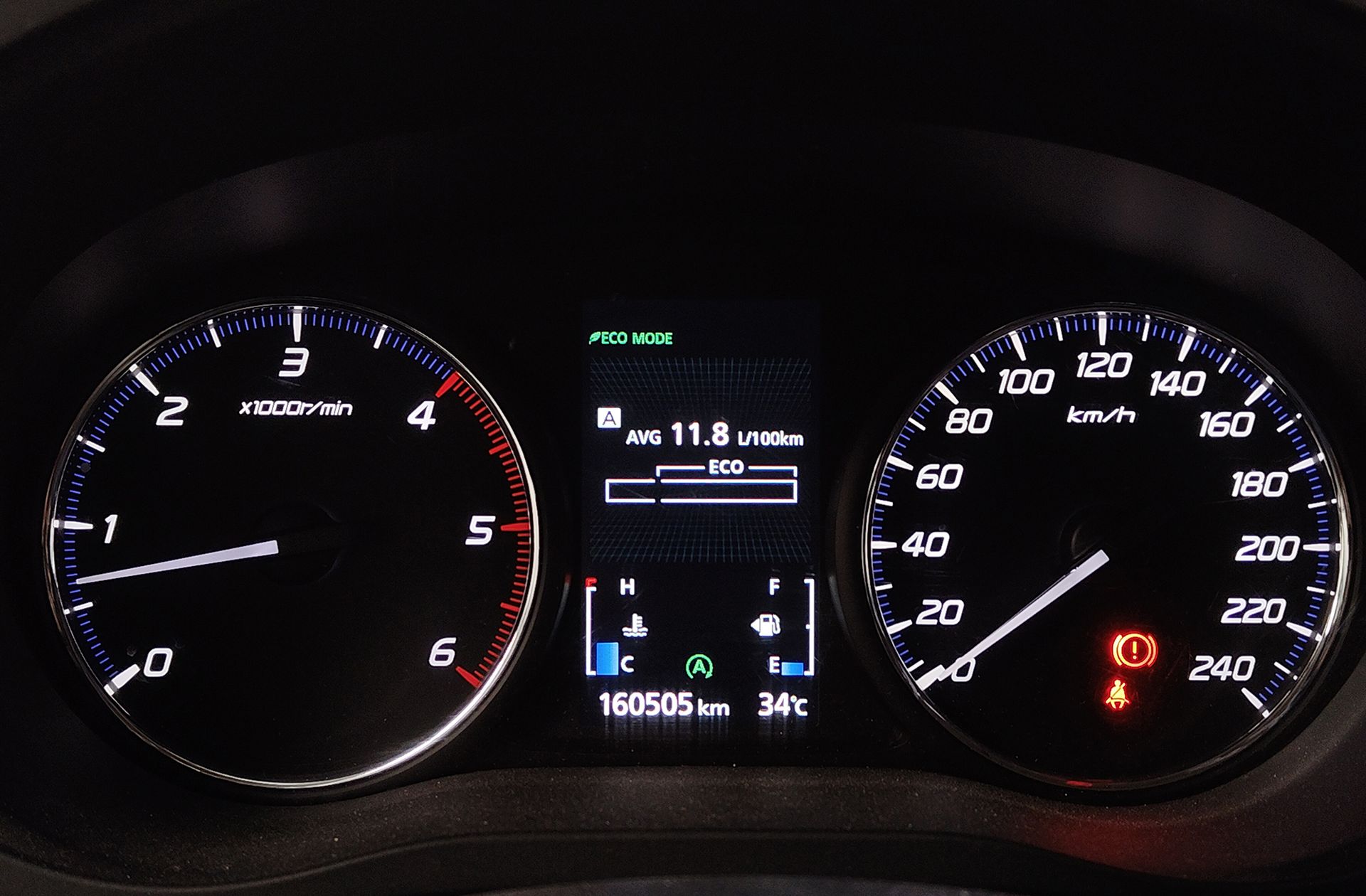 Mitsubishi Outlander 220 DI-D Challenge 2WD - foto 18