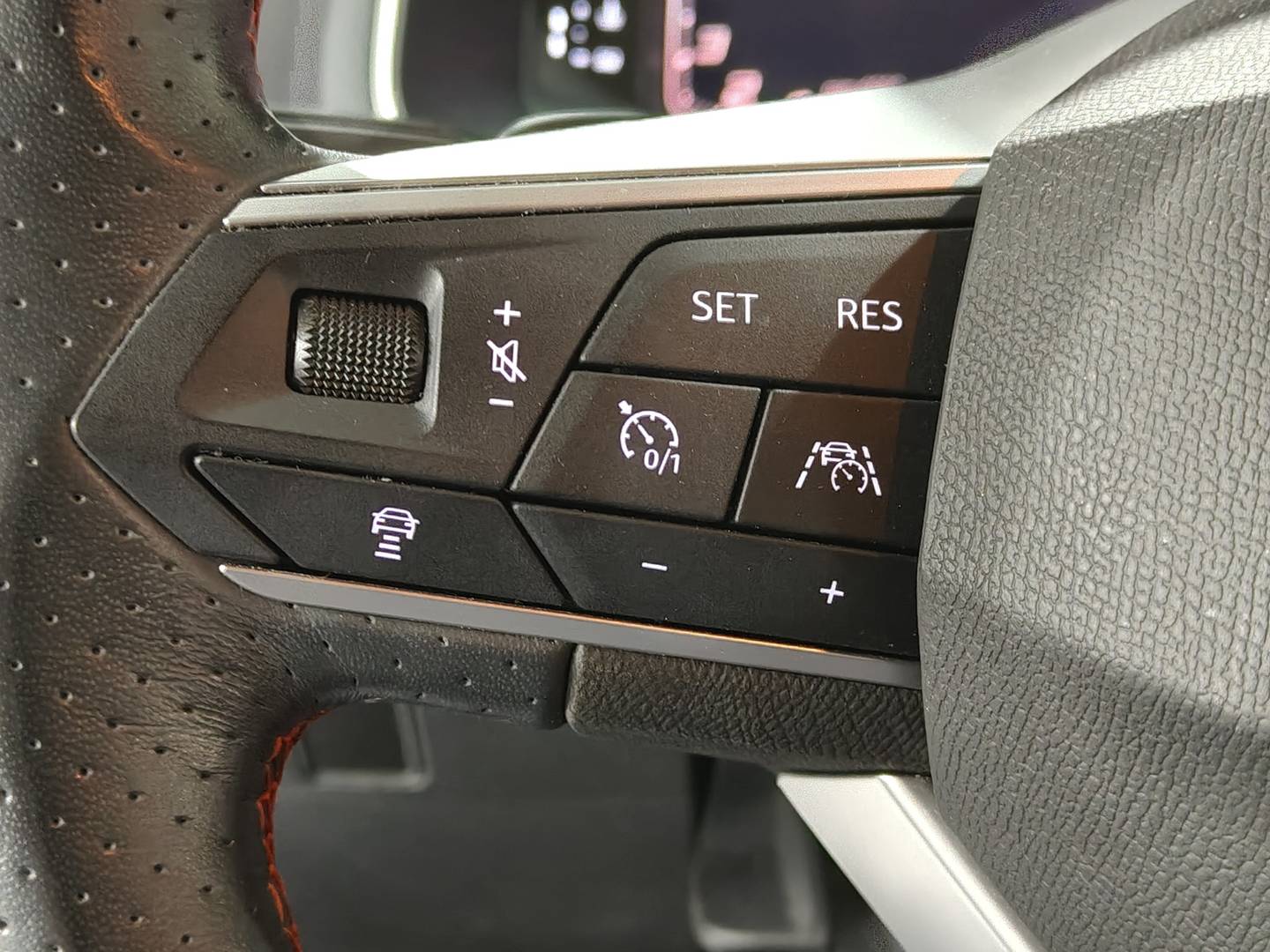 Foto Seat Ibiza SEAT Ibiza 1.0 TSI FR Plus DSG (110 CV)