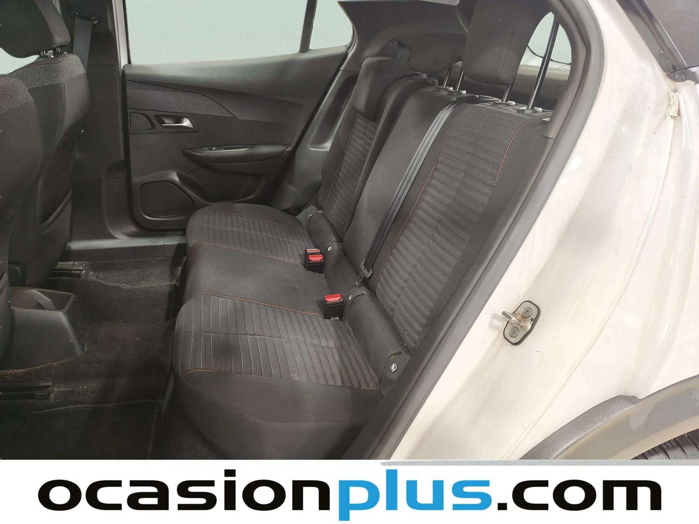 Foto asientos delanteros Peugeot 2008 Peugeot 2008 BlueHDi 110 S&S Active Pack (110 CV)