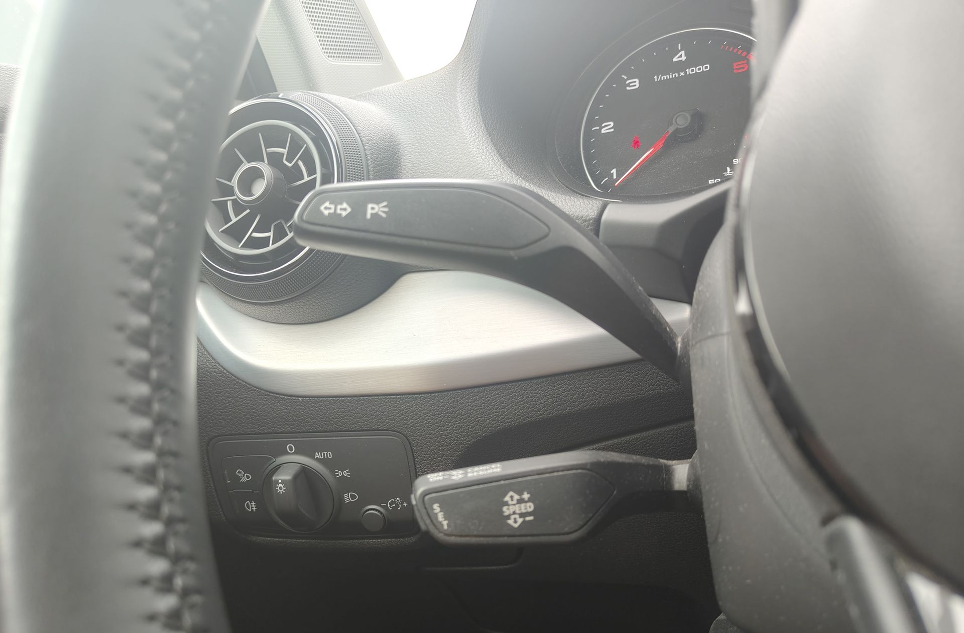 Audi Q2 sport 30 TDI - foto 23