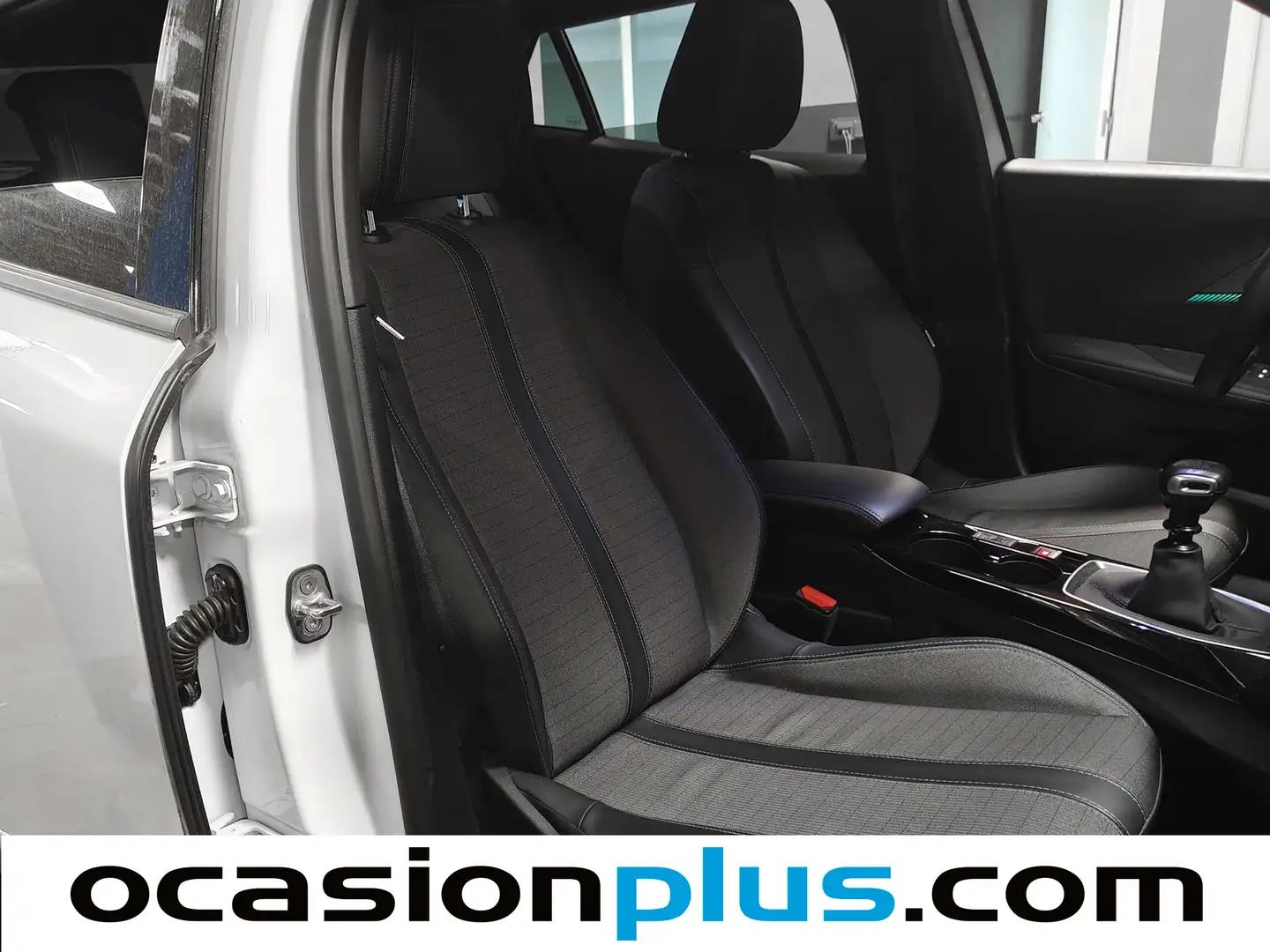 Foto Peugeot 2008 Peugeot 2008 PureTech 100 S&S Allure (100 CV)