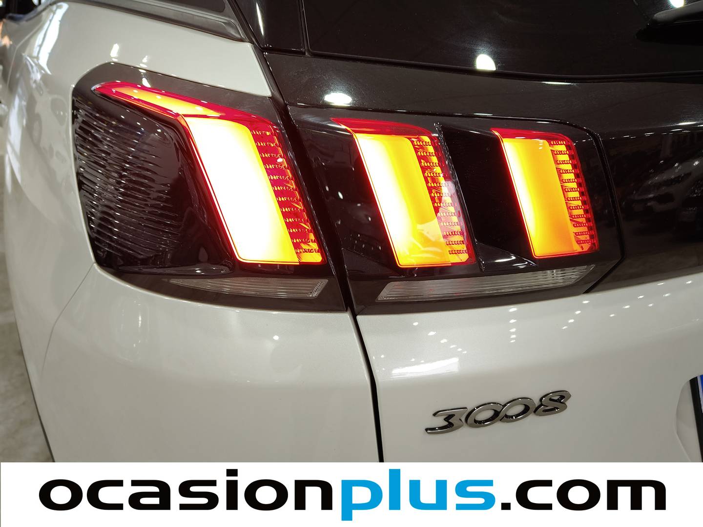 Foto Peugeot 3008 Peugeot 3008 PureTech 130 Allure EAT8  (130 CV)