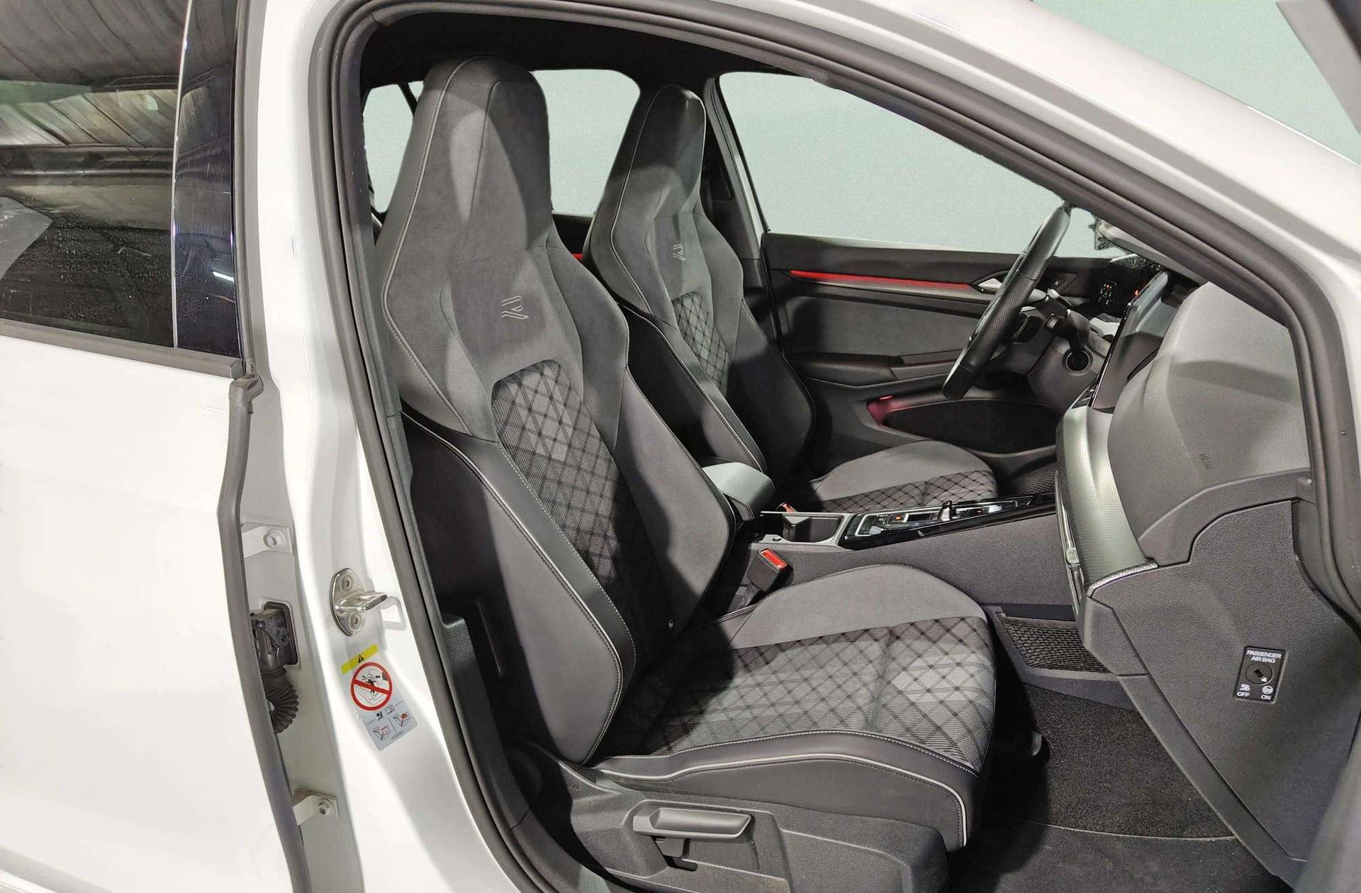 Volkswagen Golf R-Line 1.5 eTSI DSG - foto 19