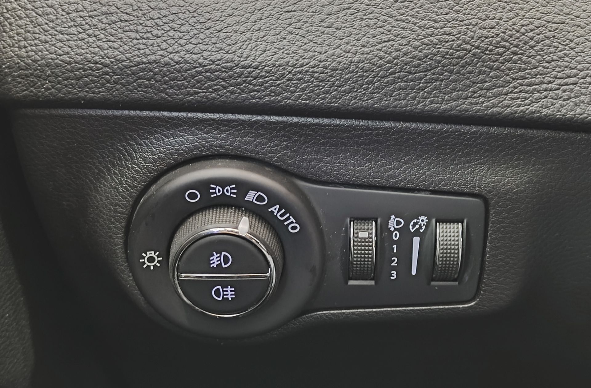 Jeep Compass 1.4 MultiAir Longitude 4x2 - foto 20