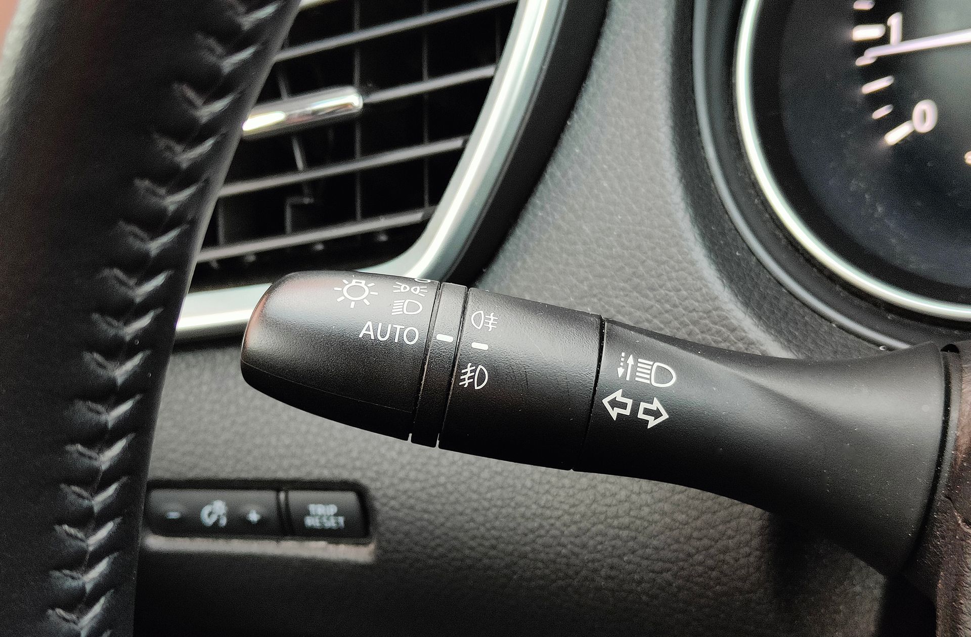 Nissan Qashqai DIG-T 115 N-Connecta 4x2 - foto 22