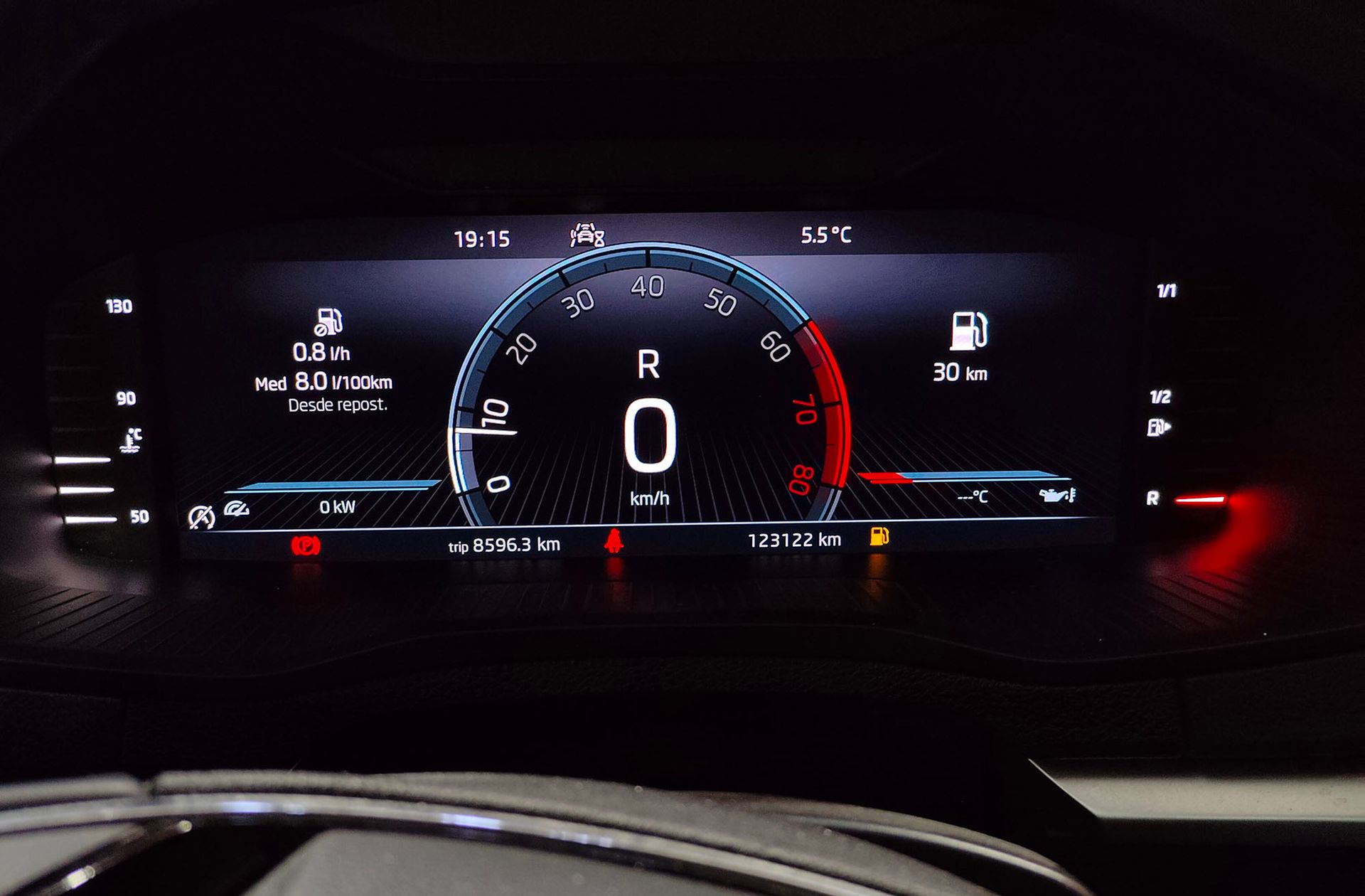 Škoda Karoq 1.5 TSI ACT Ambition DSG - foto 25