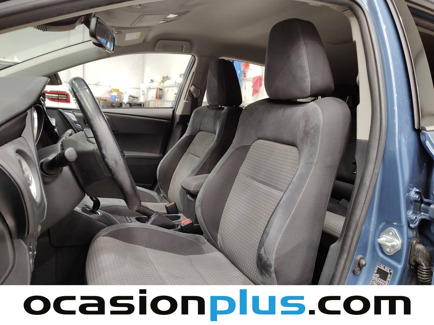 Foto asientos delanteros Toyota Auris Toyota Auris 140H Hybrid Feel! (136 CV)
