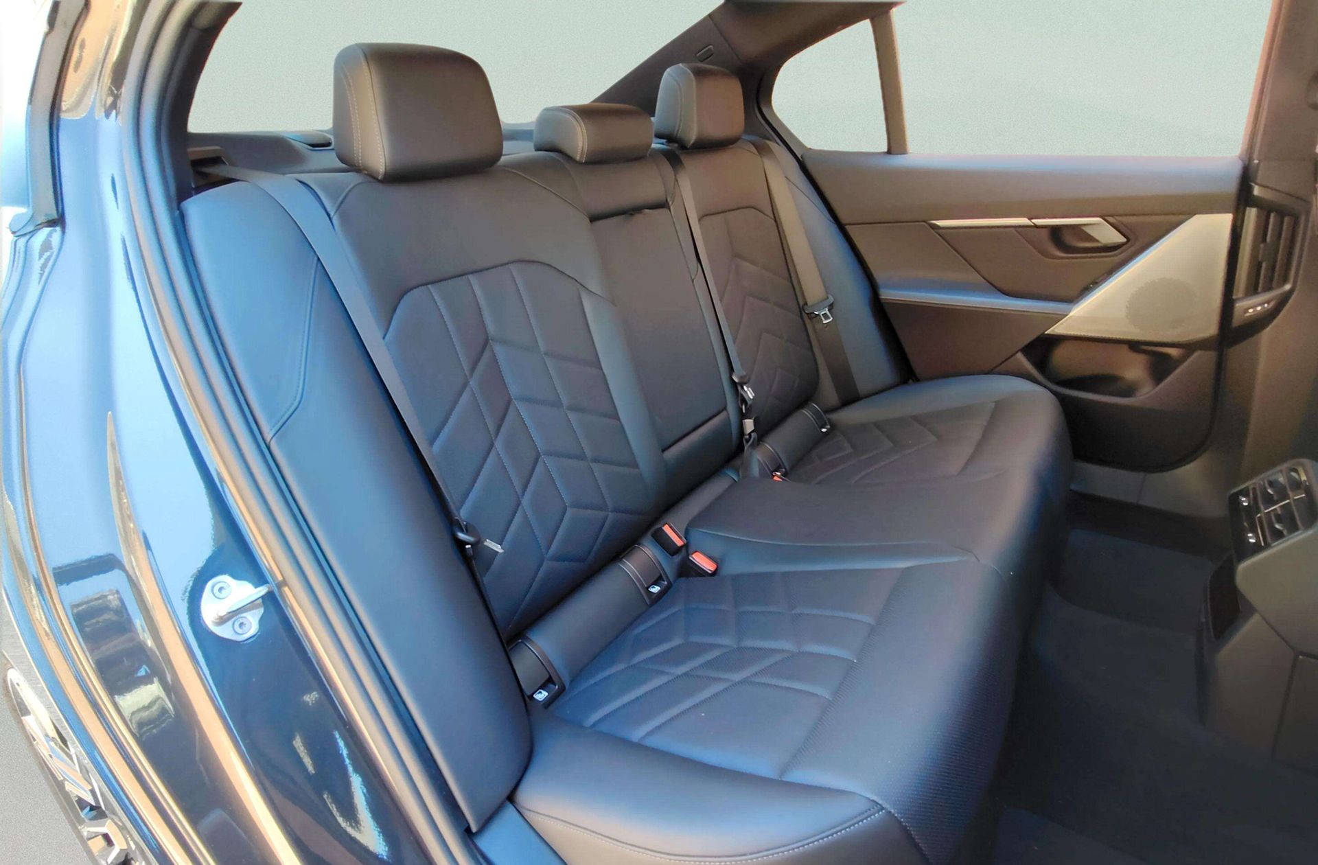 BMW i5 eDrive40 Pack M - foto 26