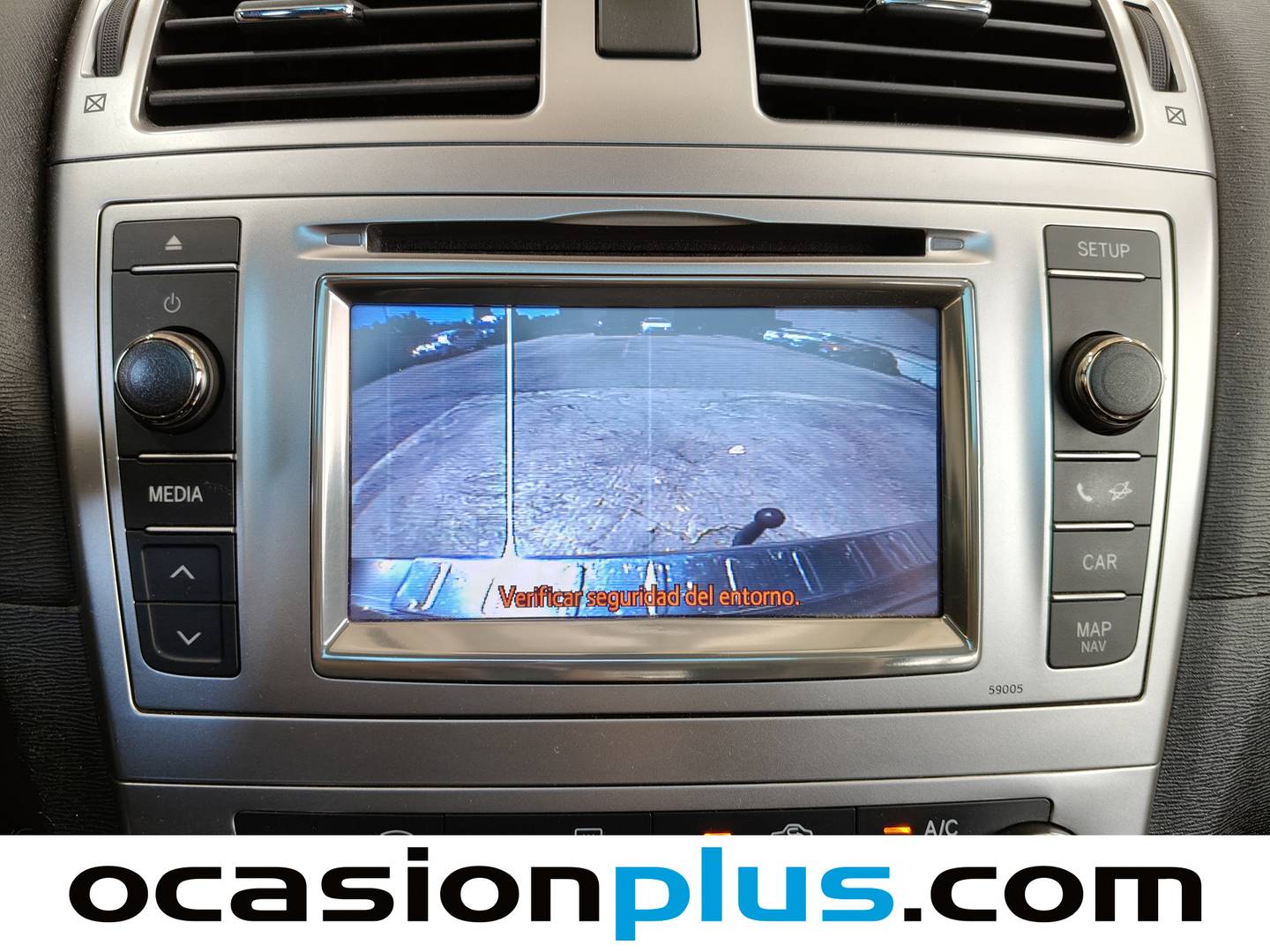 Equipamiento del Toyota Avensis Toyota Avensis 120D Cross Sport Advance (124 CV)