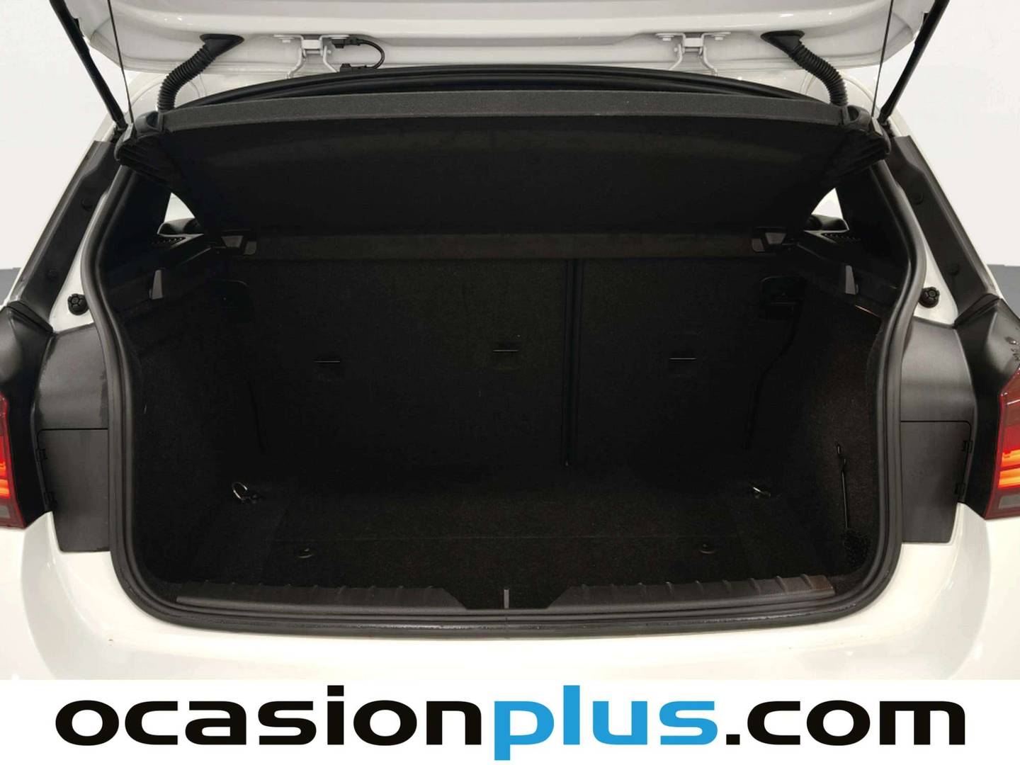 Fotos maletero BMW Serie 1 BMW Serie 1 118i (136 CV) Pack M