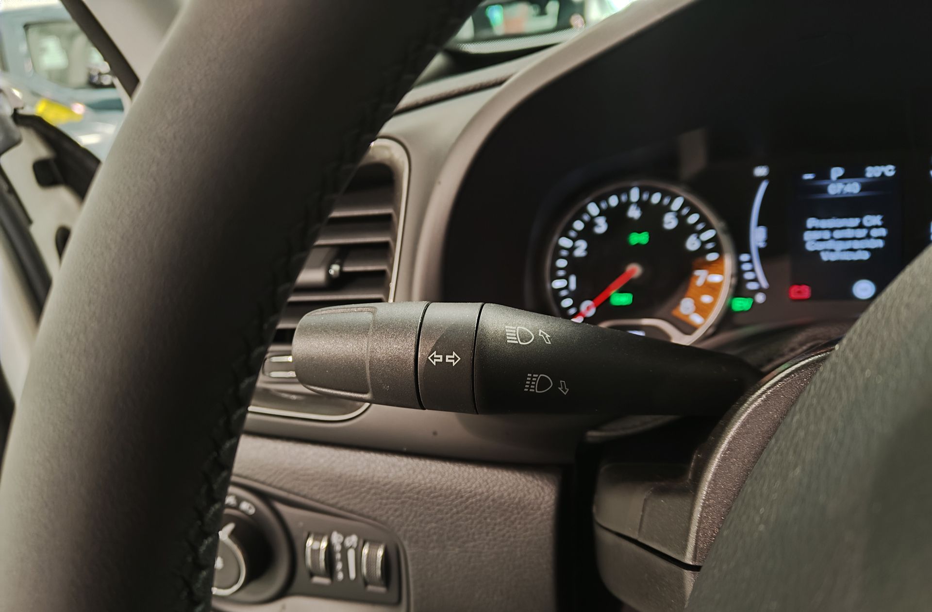 Jeep Renegade eHybrid Longitude ATX - foto 19