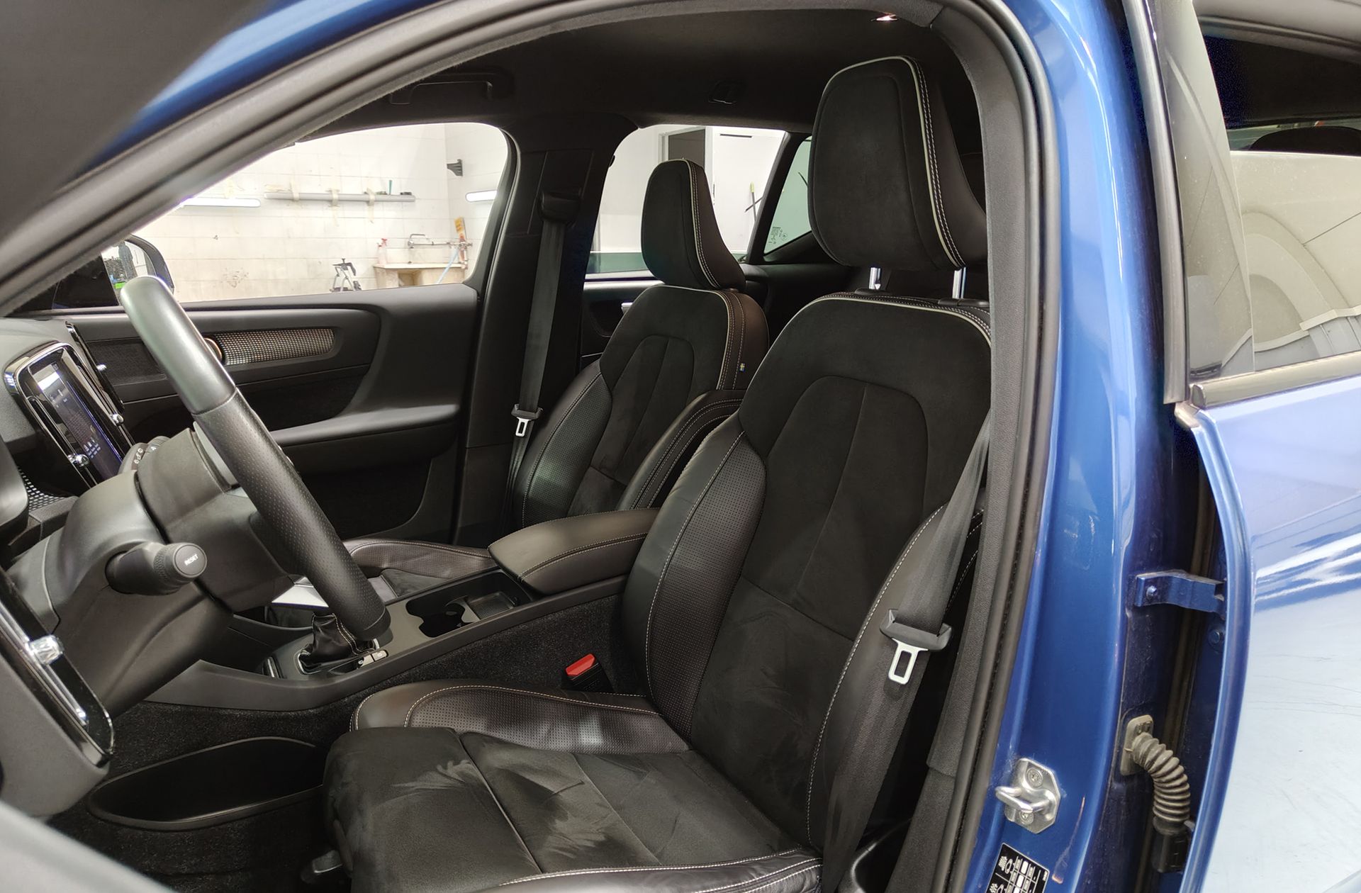 Volvo XC40 D3 R-Design - foto 12