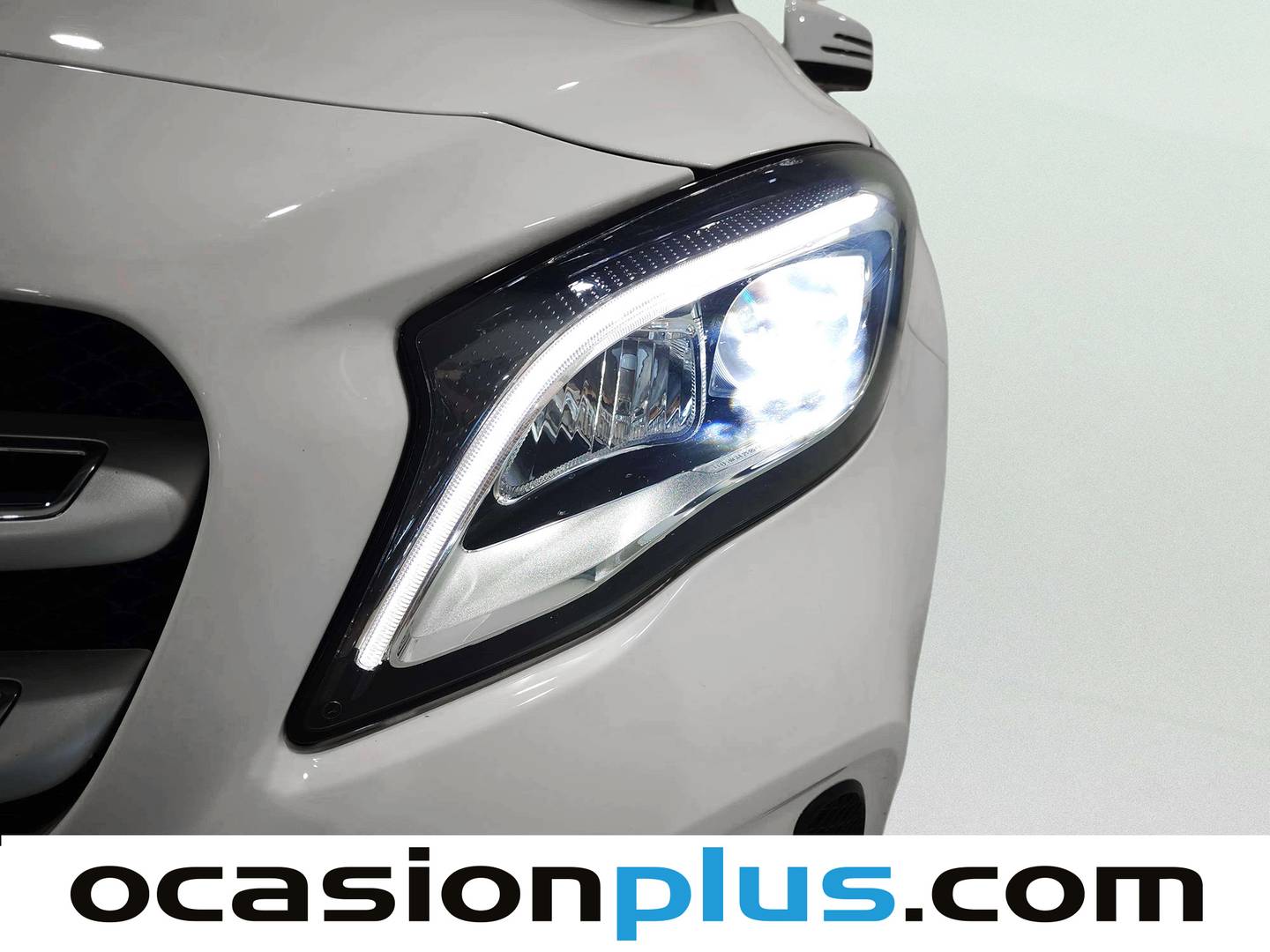 Acabados Mercedes GLA Mercedes GLA GLA 180 (122 CV)