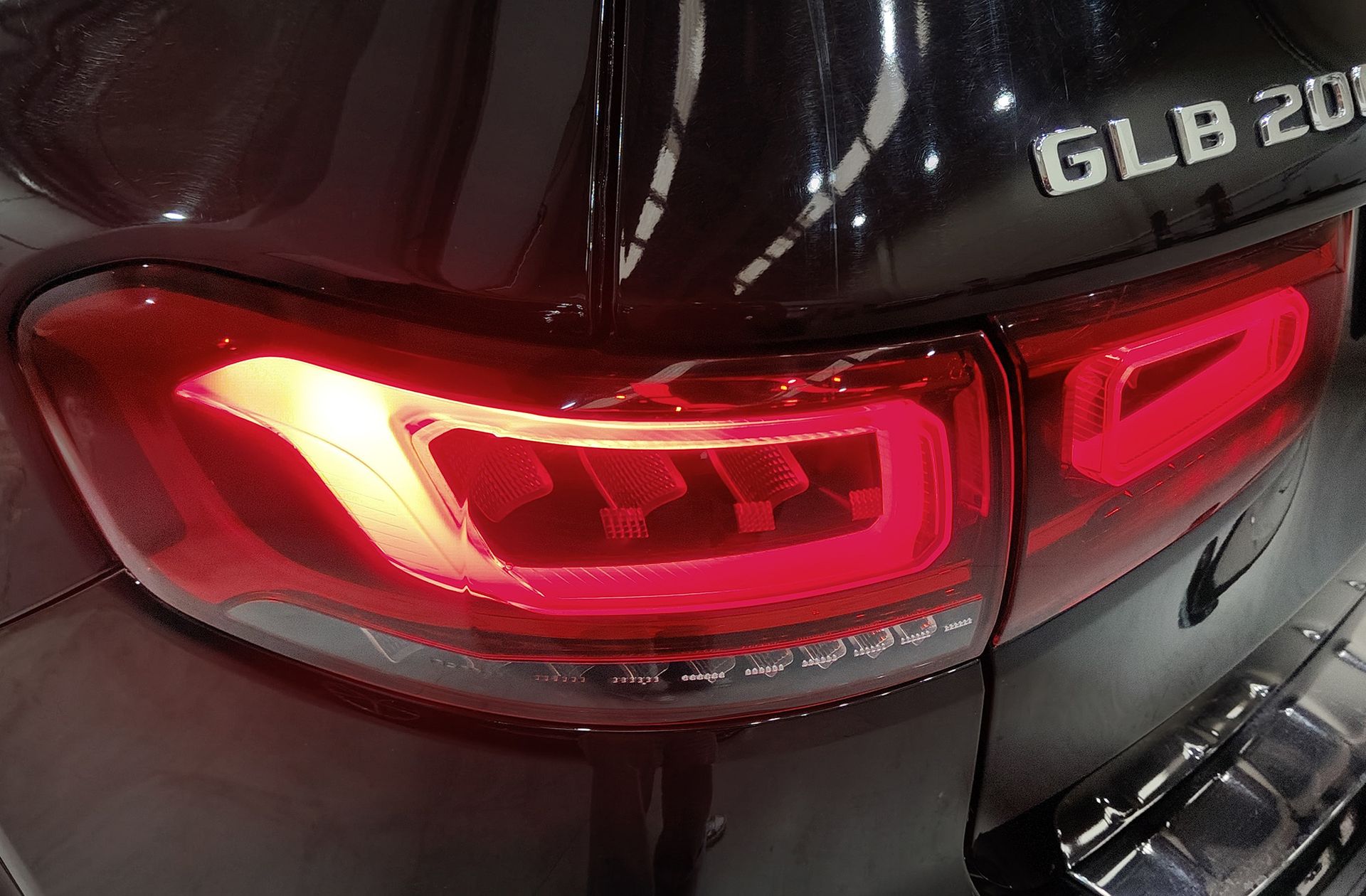 Mercedes-Benz GLB 200 d 4Matic Pack AMG - foto 18