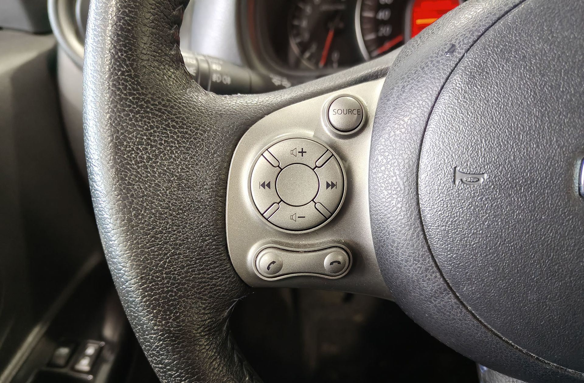 Nissan Micra 1.2G N-TEC - foto 19