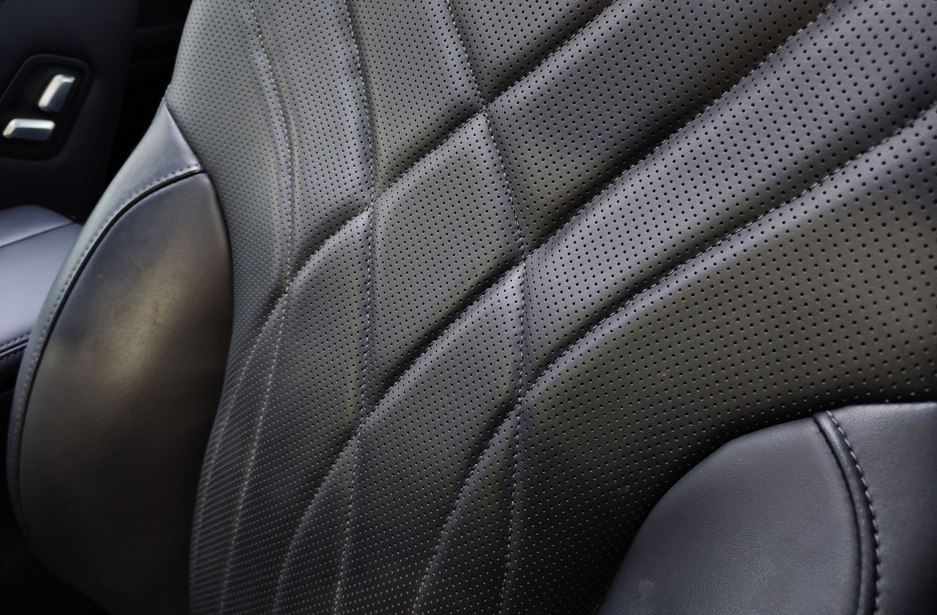 Omoda 9 1.5 T-GDi SHS Premium AWD - foto 12