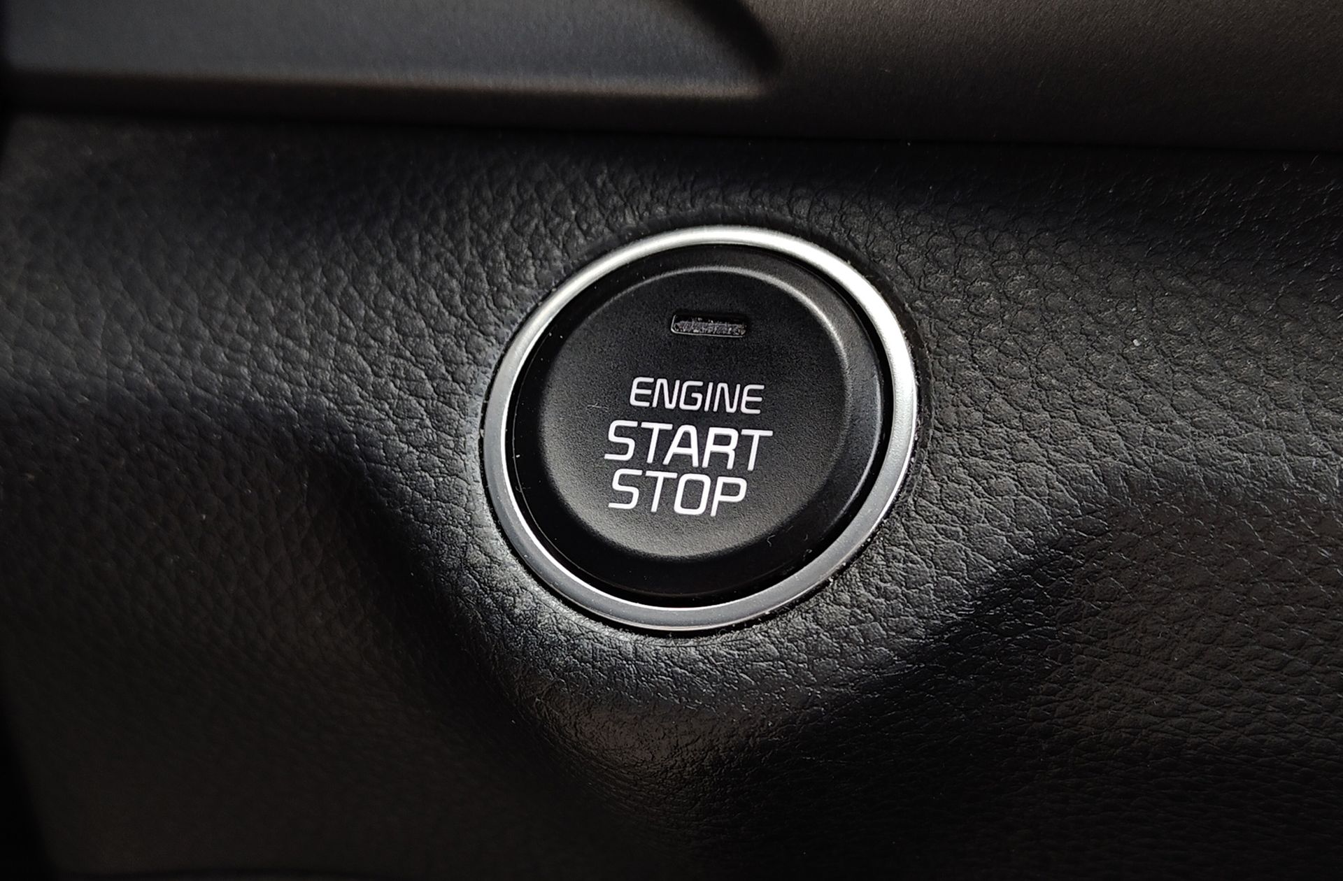 Kia Stonic 1.0 T-GDi Tech DCT - foto 32